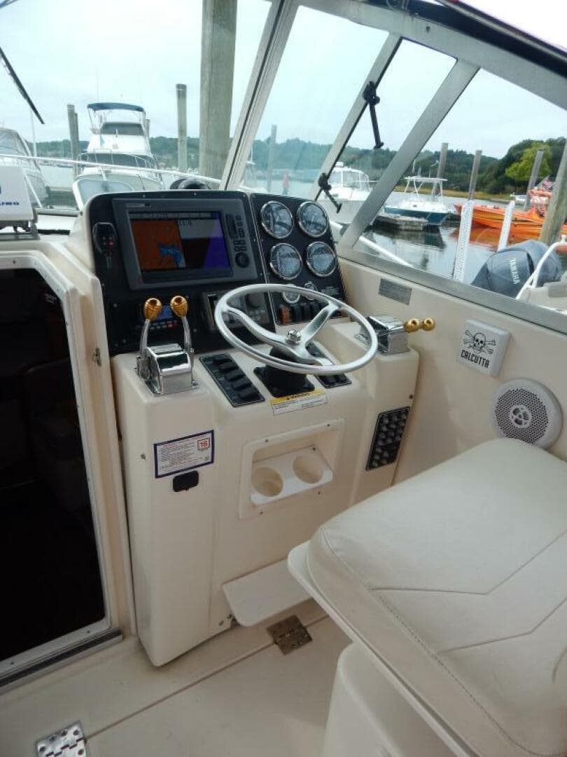 1998 Pursuit 3000 Express — photo 2