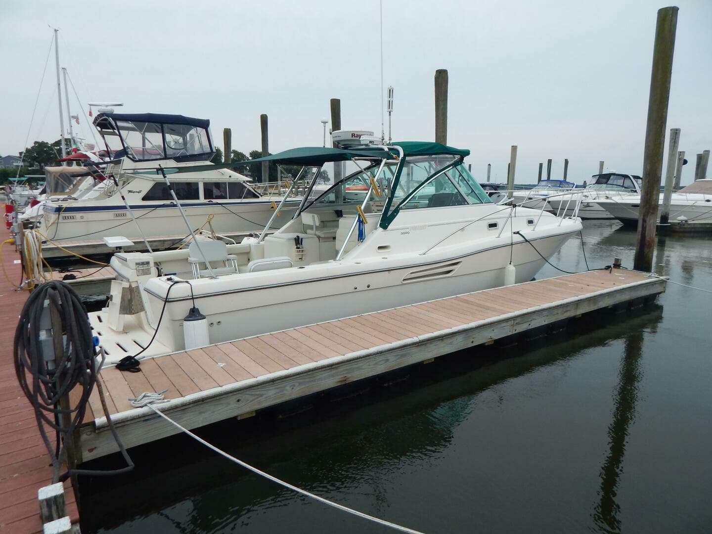 1998 Pursuit 3000 Express — photo 18