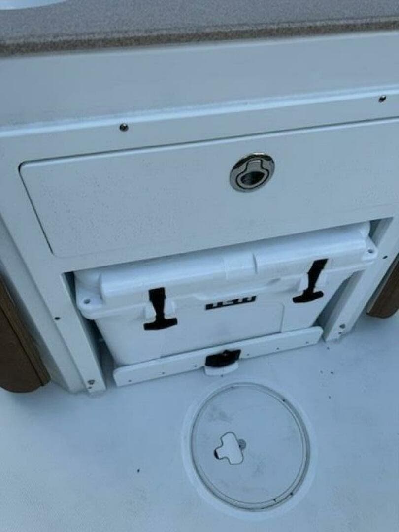 2022 Sea Hunt 265 Ultra — photo 10