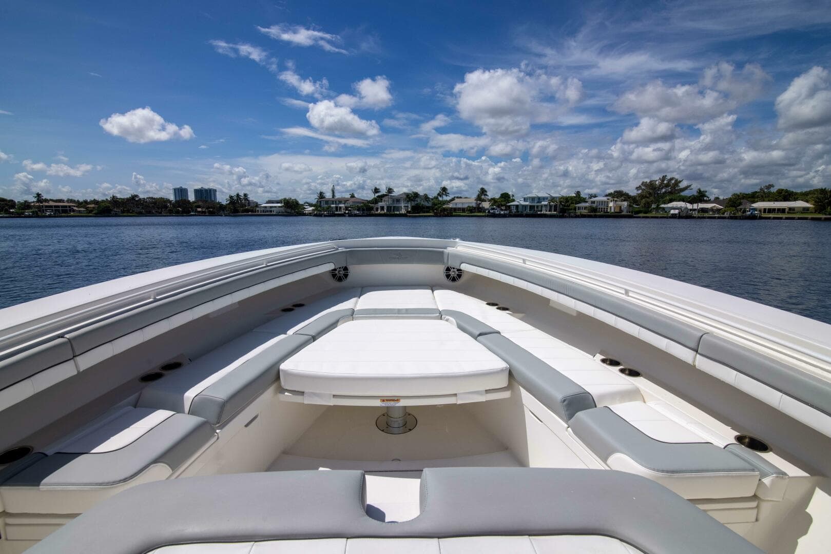 2021 Regulator 41 Center Console — photo 3