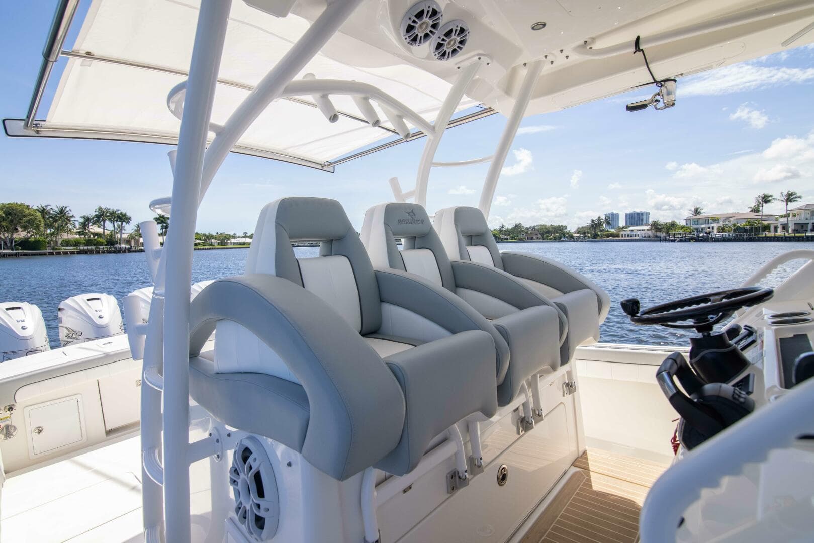 2021 Regulator 41 Center Console — photo 19