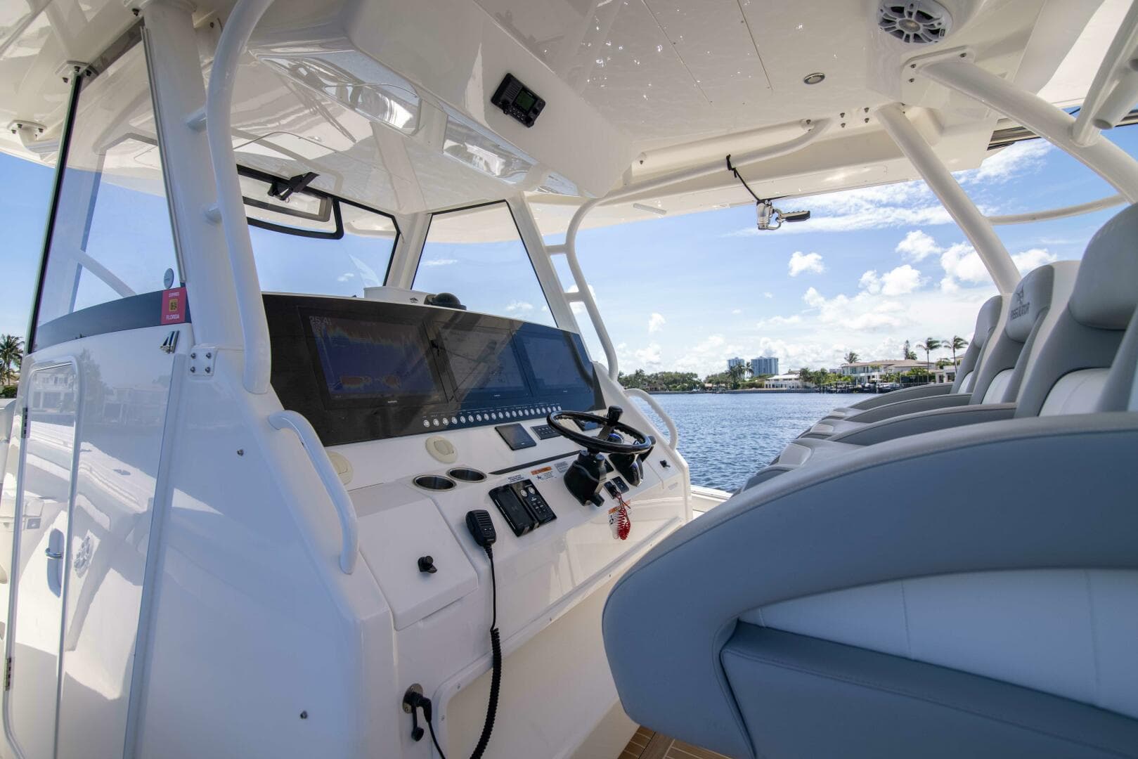 2021 Regulator 41 Center Console — photo 16