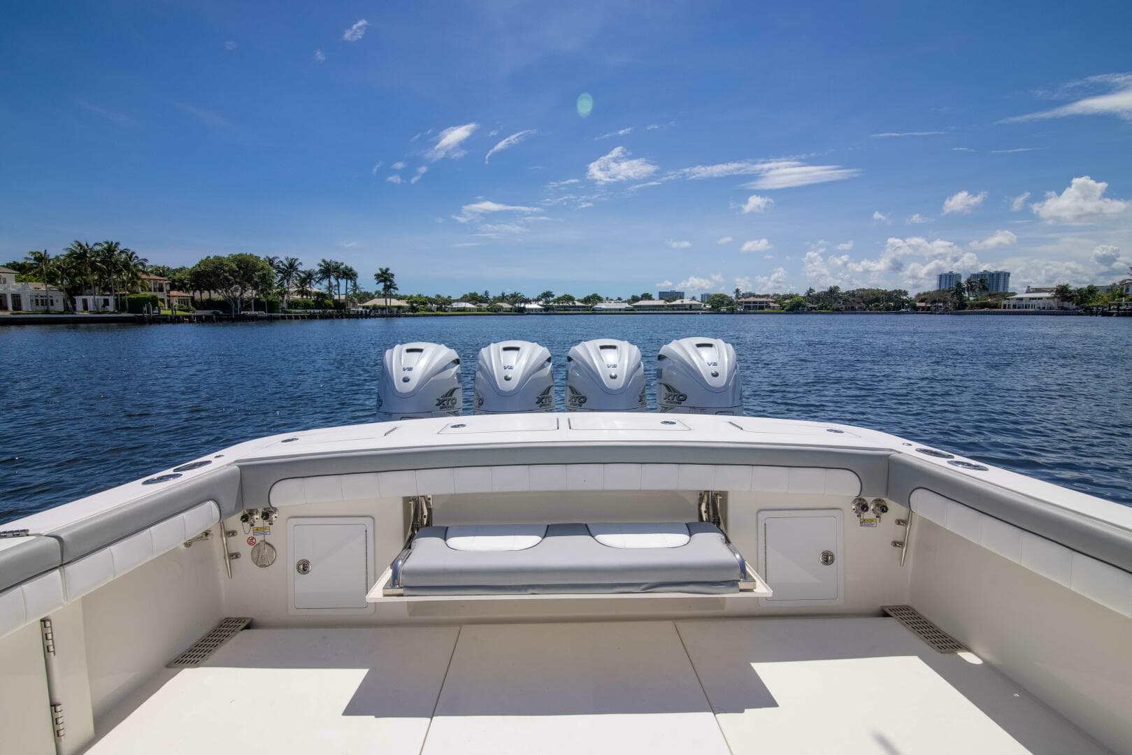 2021 Regulator 41 Center Console — photo 13