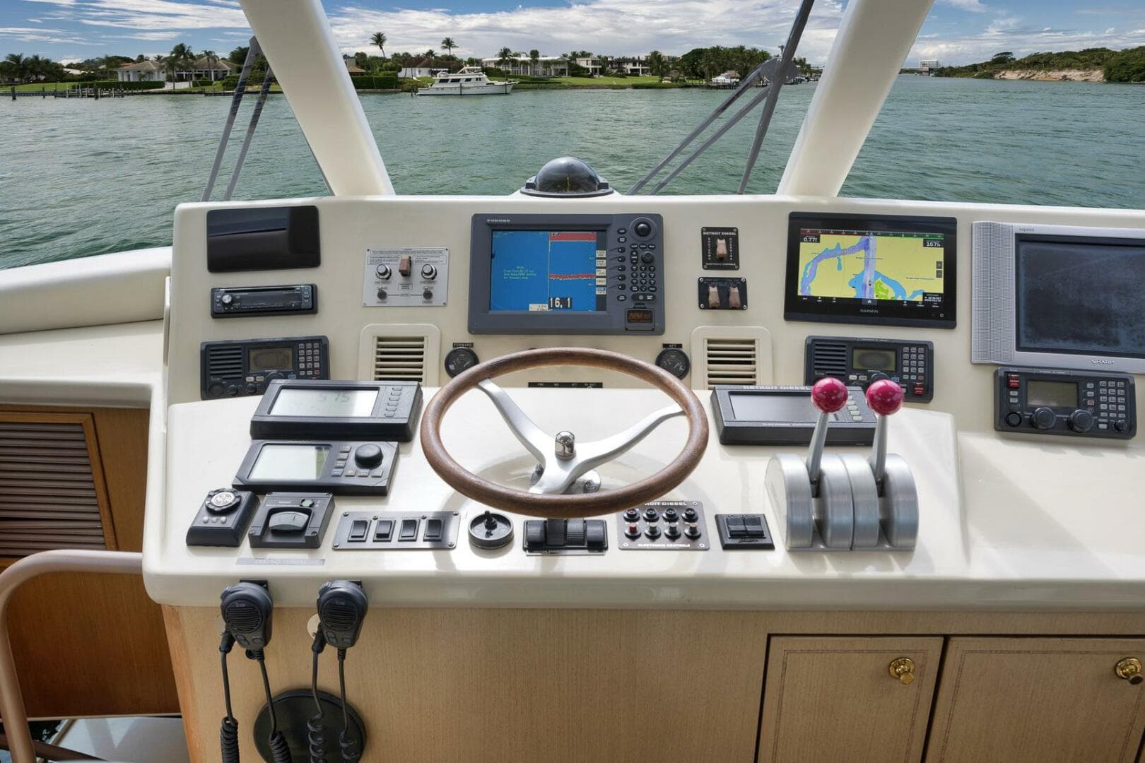 2004 Ocean Yachts 57 Enclosed Bridge Convertible — photo 26