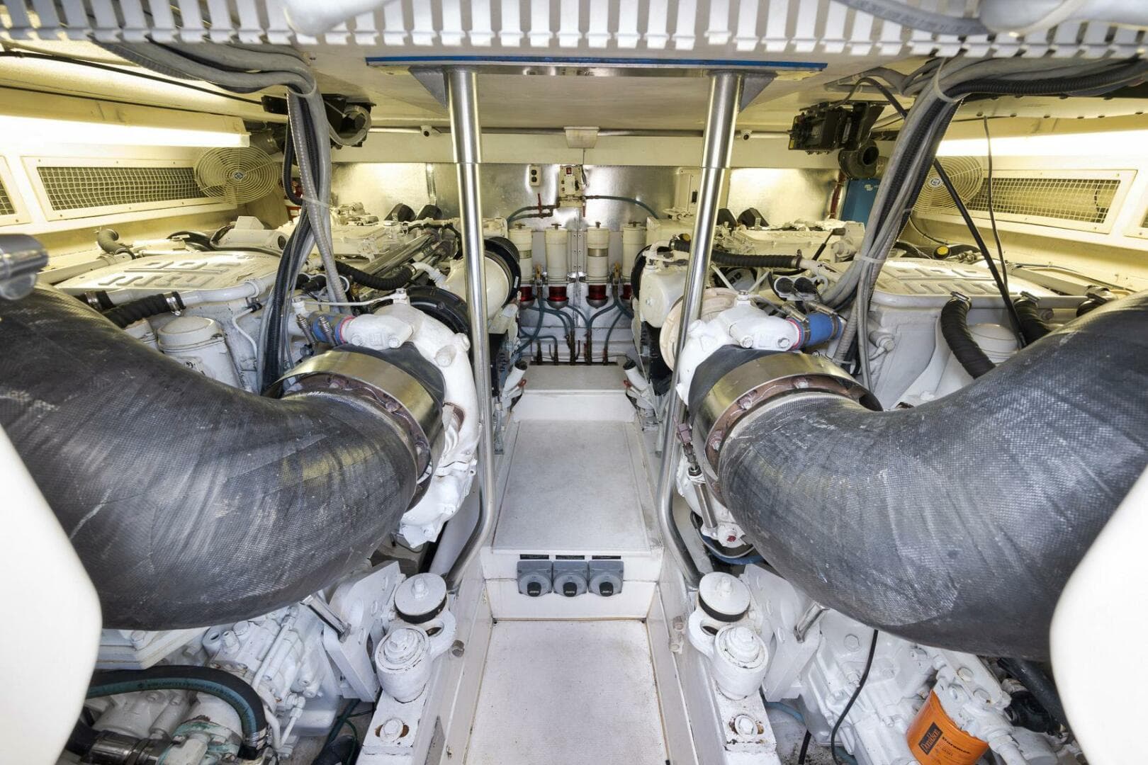 2004 Ocean Yachts 57 Enclosed Bridge Convertible — photo 29