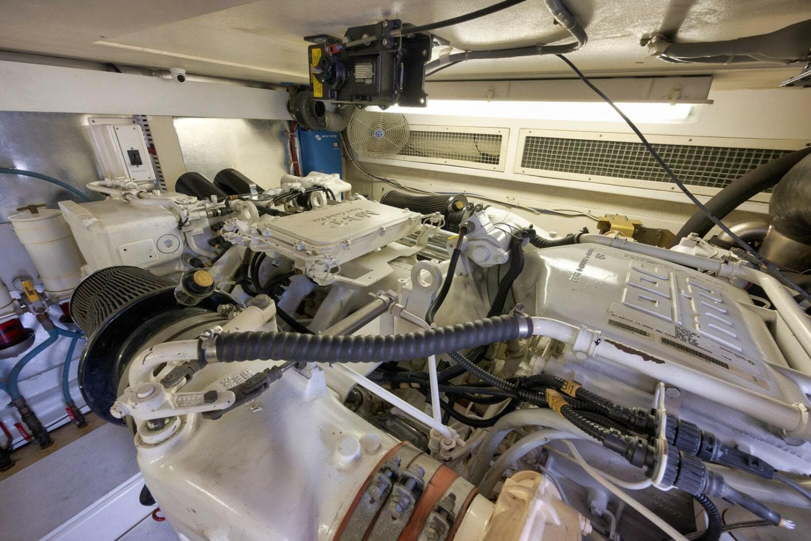 2004 Ocean Yachts 57 Enclosed Bridge Convertible — photo 32