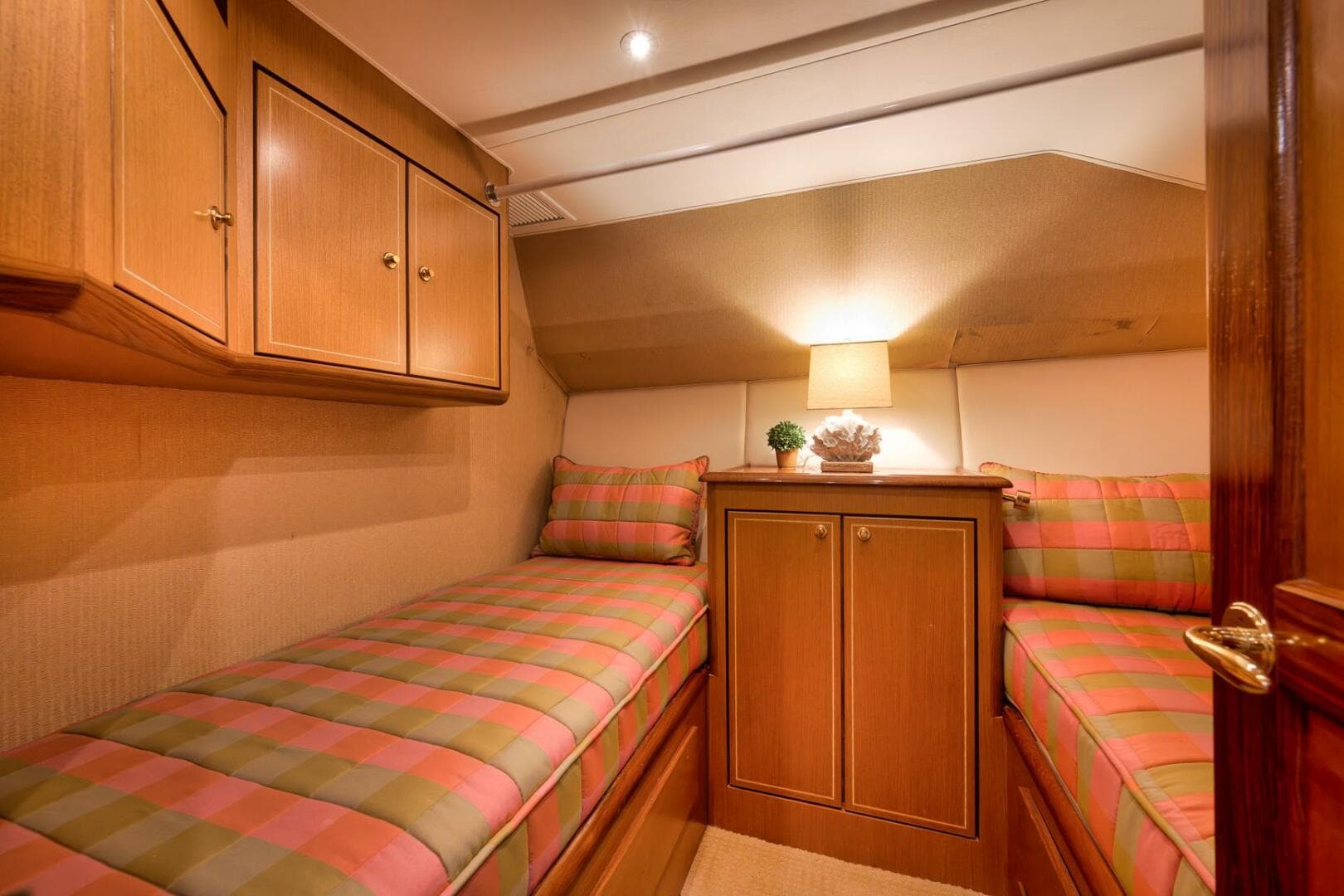 2004 Ocean Yachts 57 Enclosed Bridge Convertible — photo 16