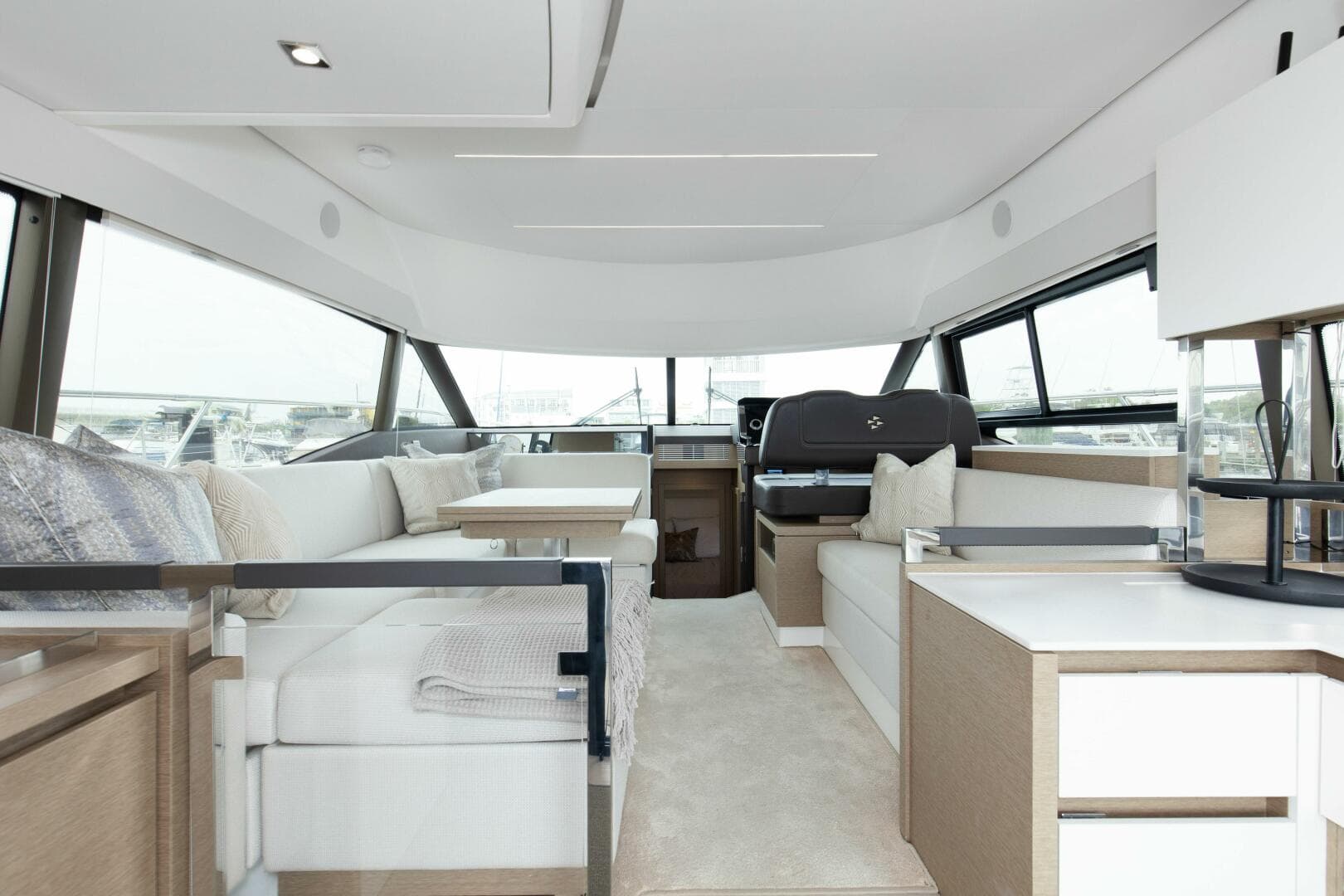 2023 Prestige 460 Flybridge — photo 7