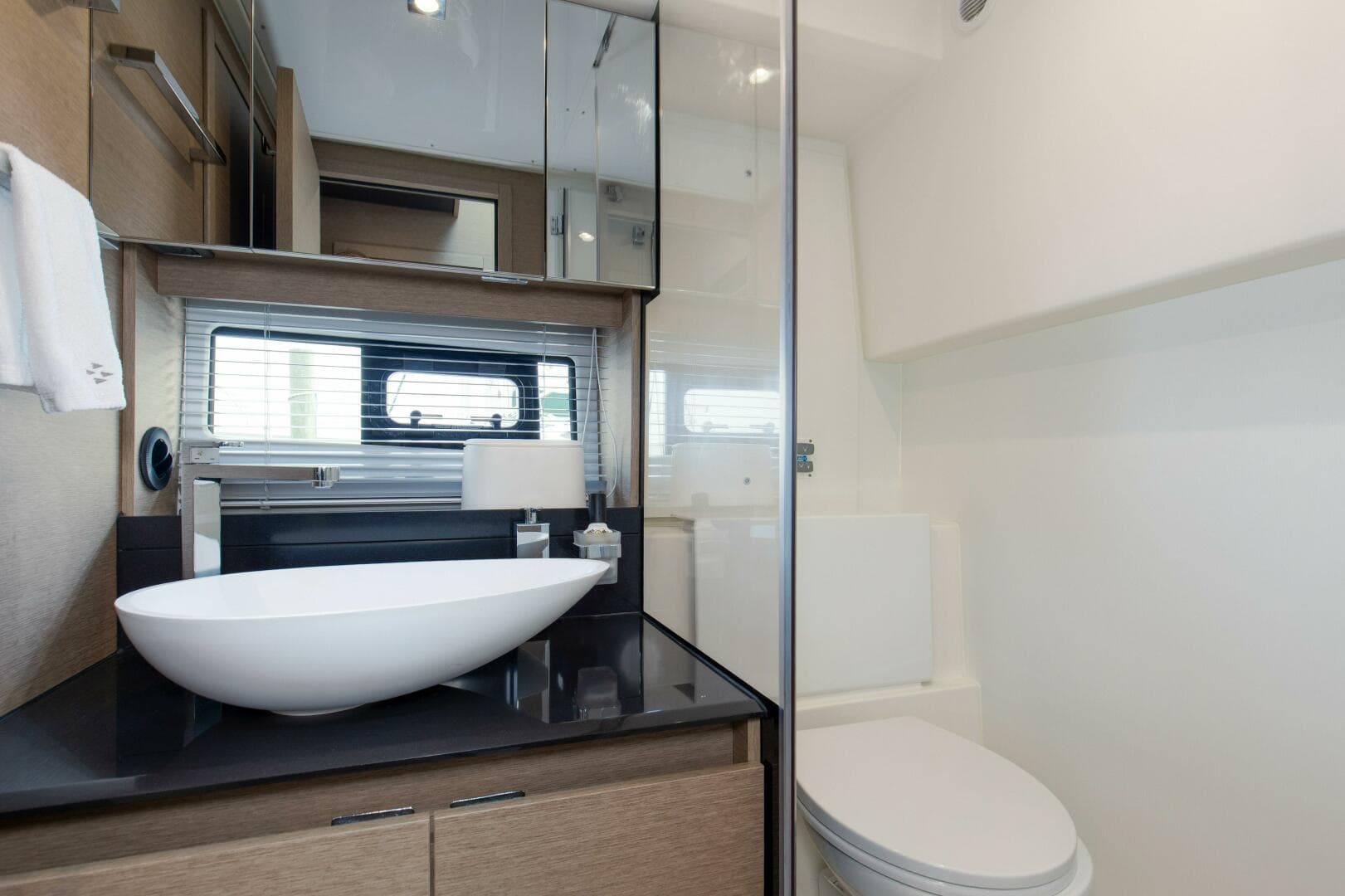 2023 Prestige 460 Flybridge — photo 10