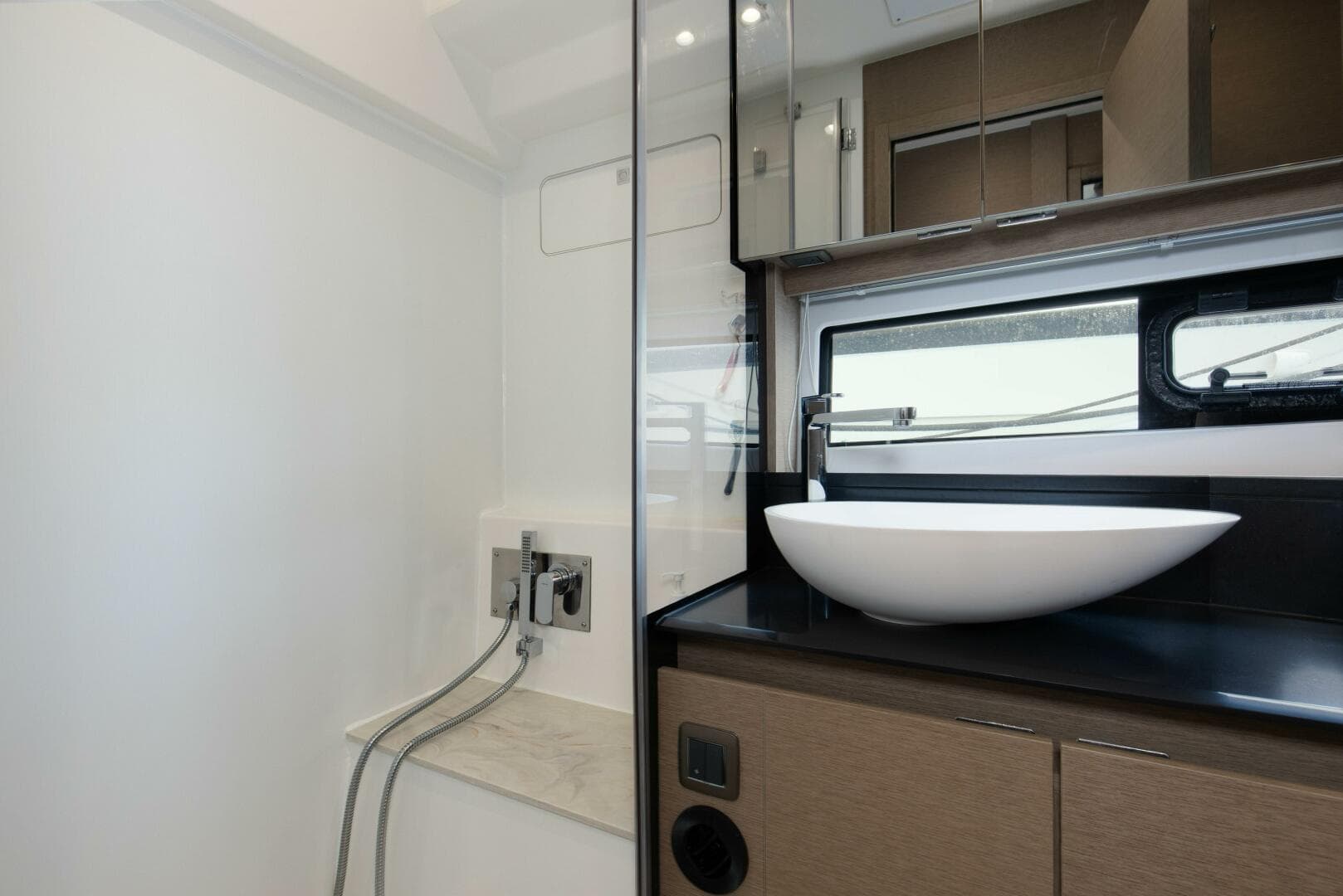 2023 Prestige 460 Flybridge — photo 11