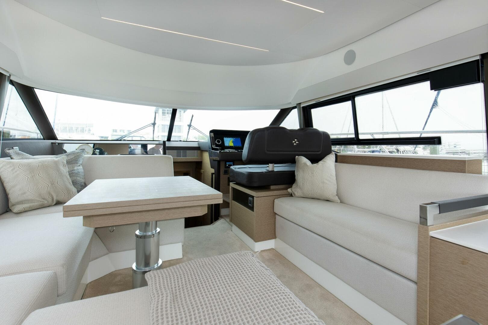 2023 Prestige 460 Flybridge — photo 6