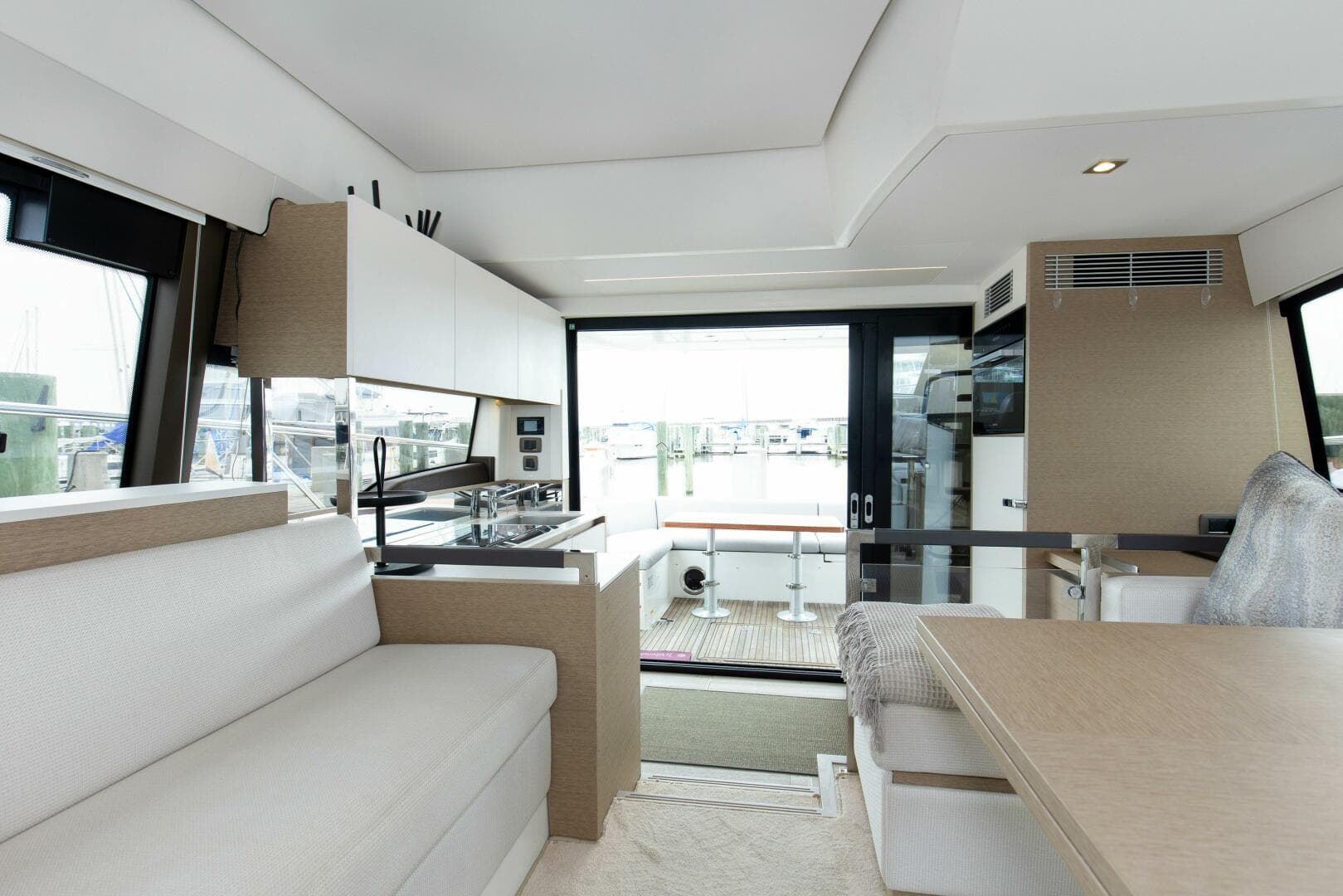 2023 Prestige 460 Flybridge — photo 5