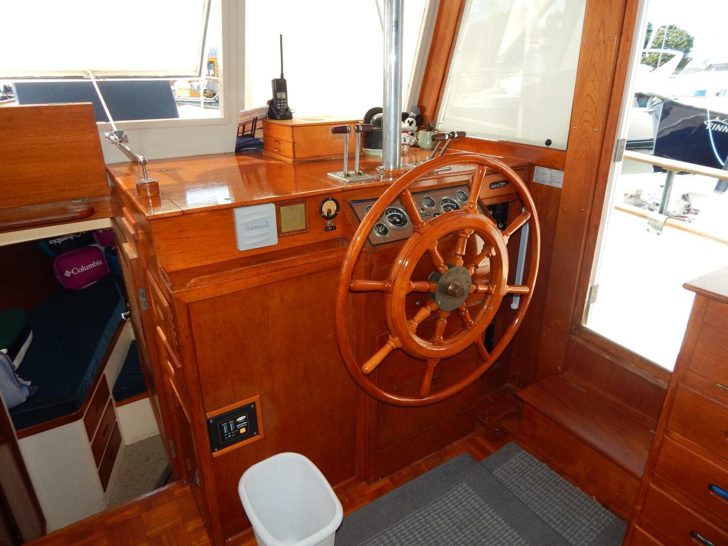 1976 Grand Banks 42 Classic — photo 11