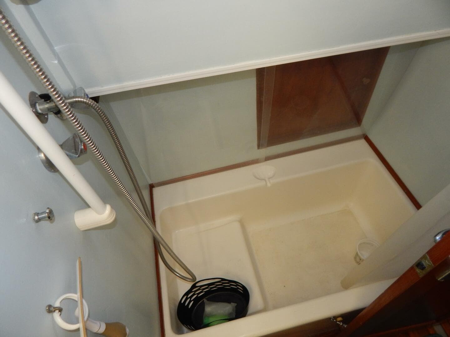 1976 Grand Banks 42 Classic — photo 24