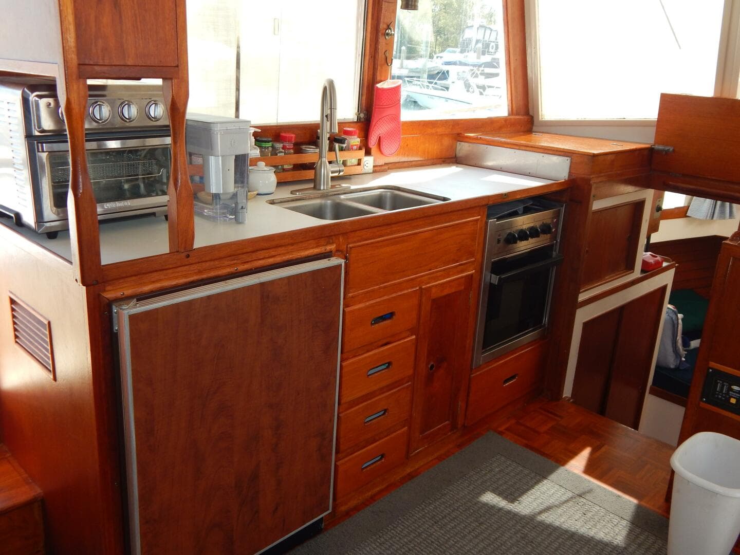1976 Grand Banks 42 Classic — photo 9