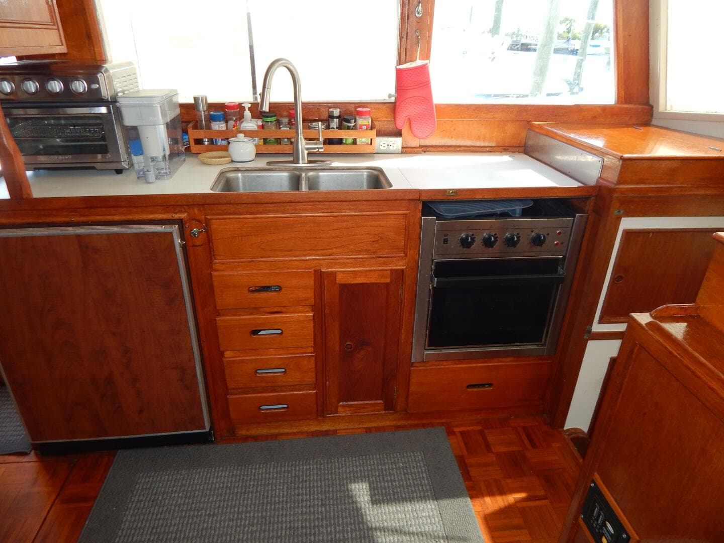 1976 Grand Banks 42 Classic — photo 10