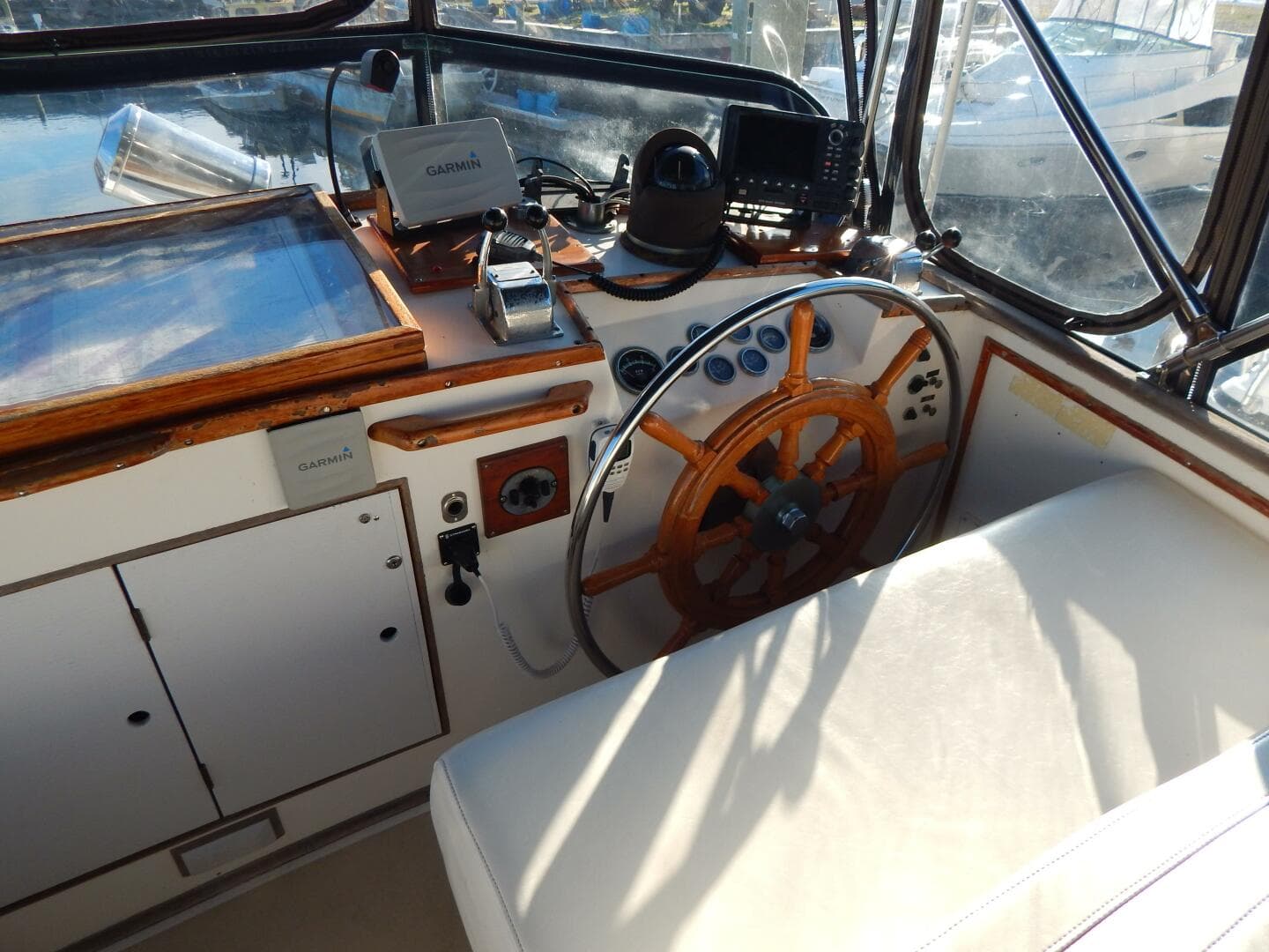 1976 Grand Banks 42 Classic — photo 36