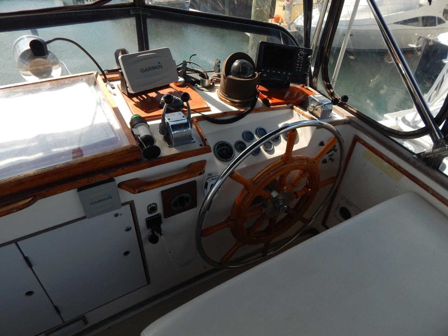1976 Grand Banks 42 Classic — photo 35