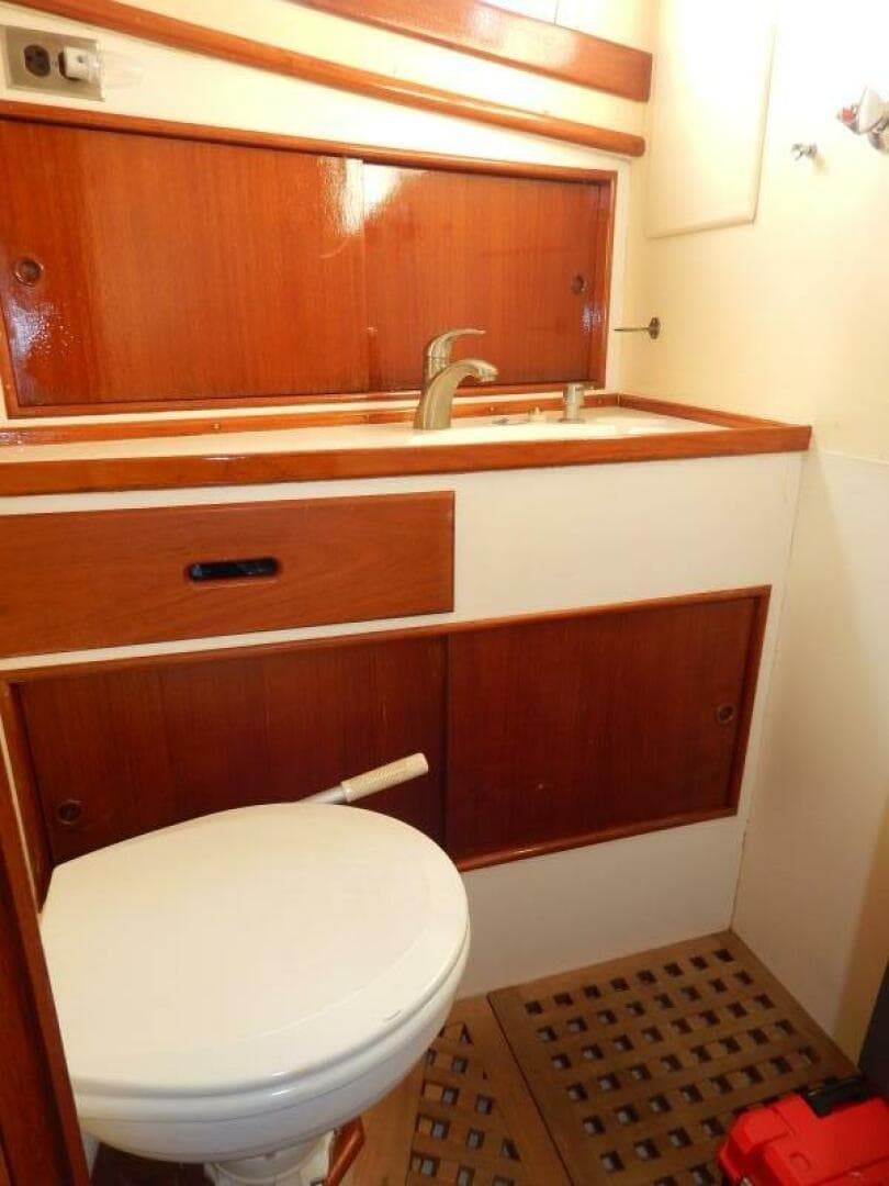 1976 Grand Banks 42 Classic — photo 5