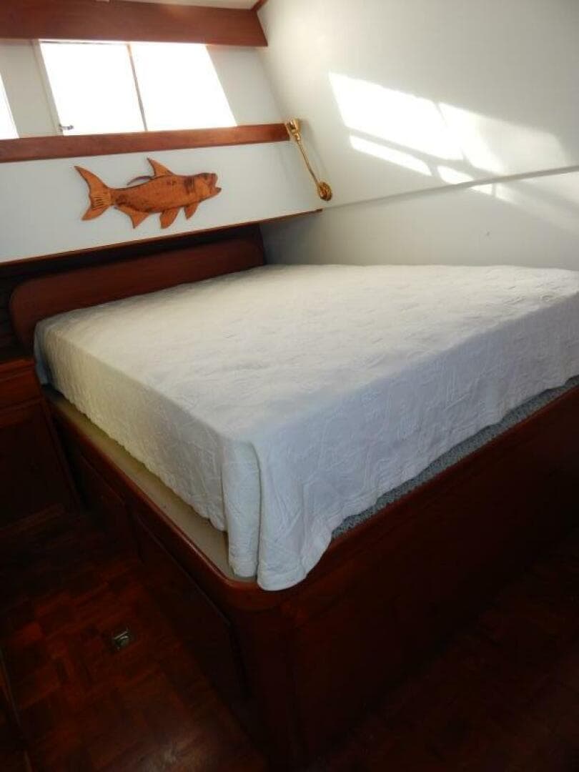 1976 Grand Banks 42 Classic — photo 15