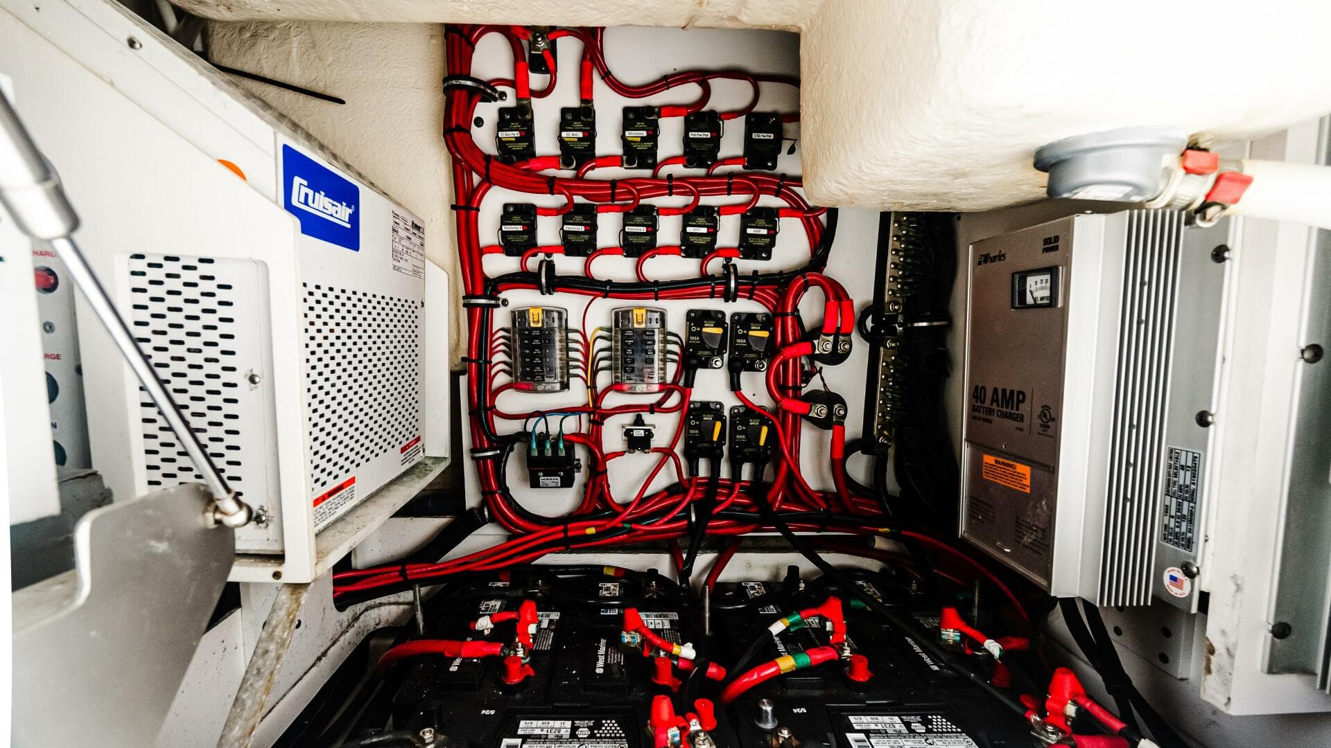 2017 Everglades 435 CC — photo 54