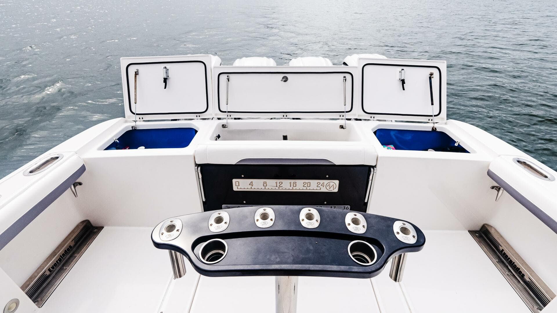 2017 Everglades 435 CC — photo 21