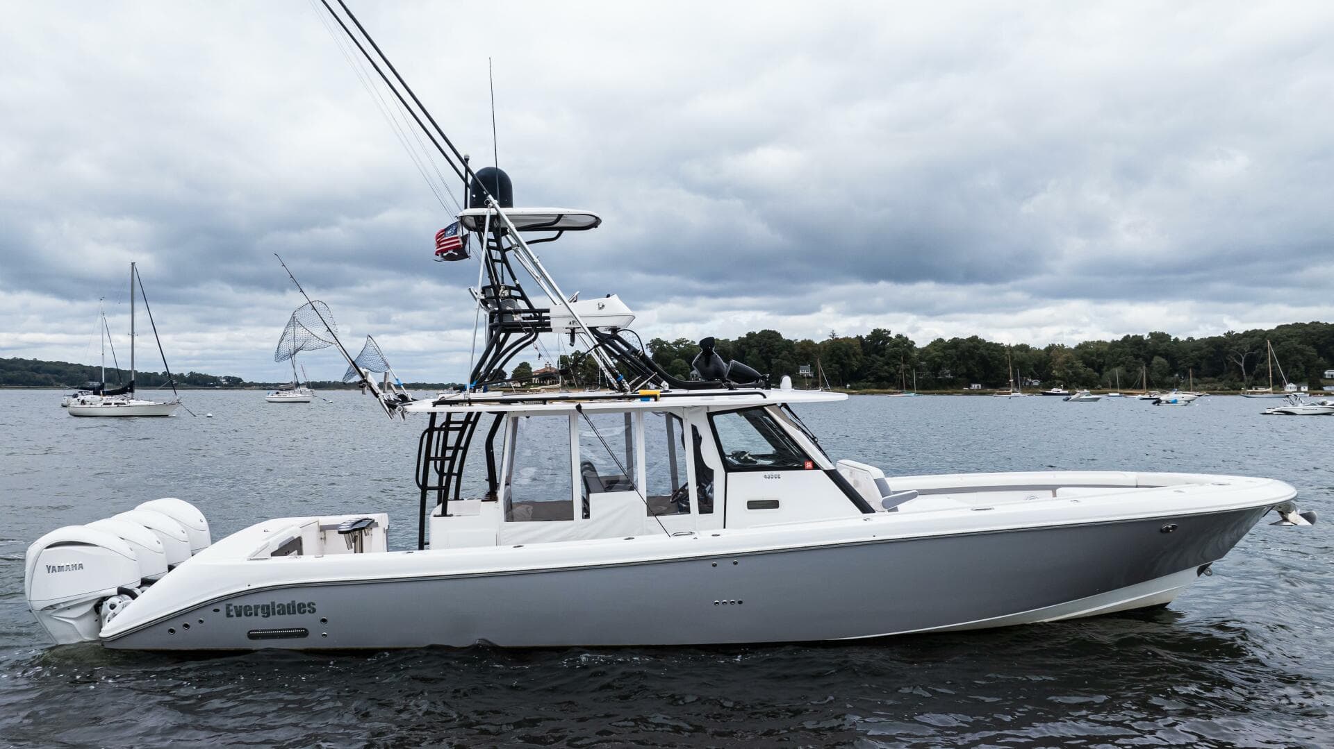 2017 Everglades 435 CC — photo 6