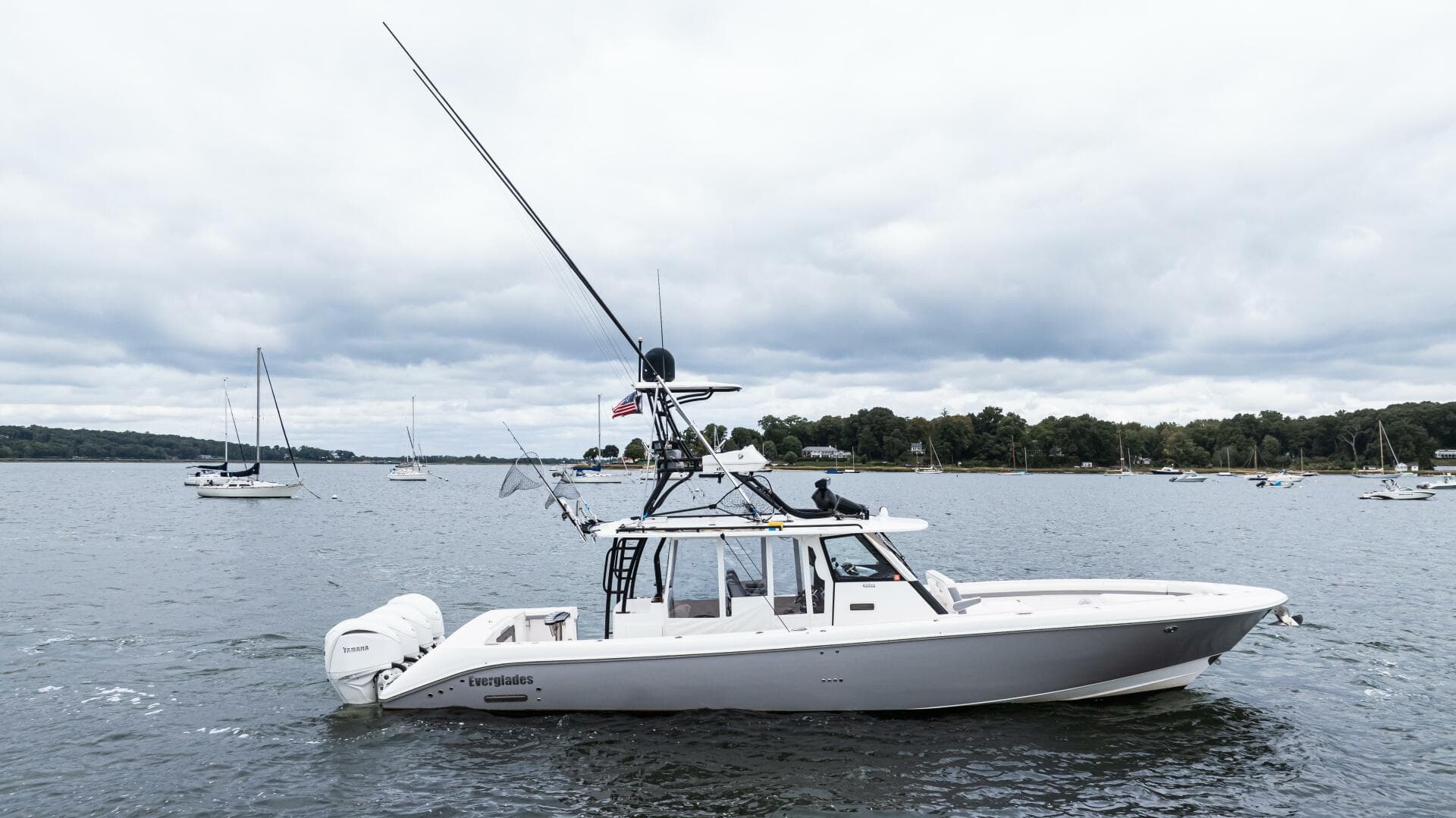 2017 Everglades 435 CC — photo 5