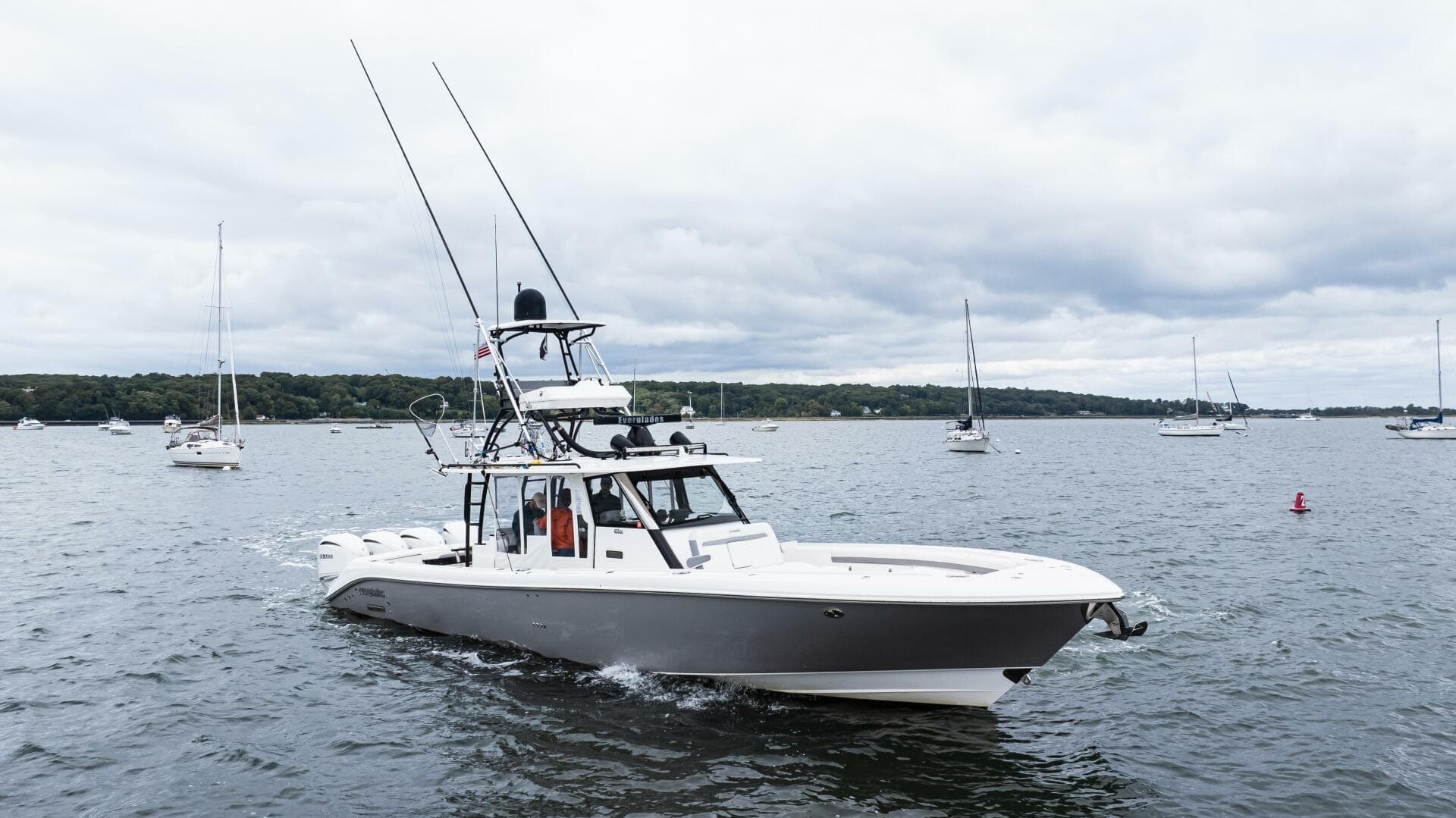 2017 Everglades 435 CC — photo 4