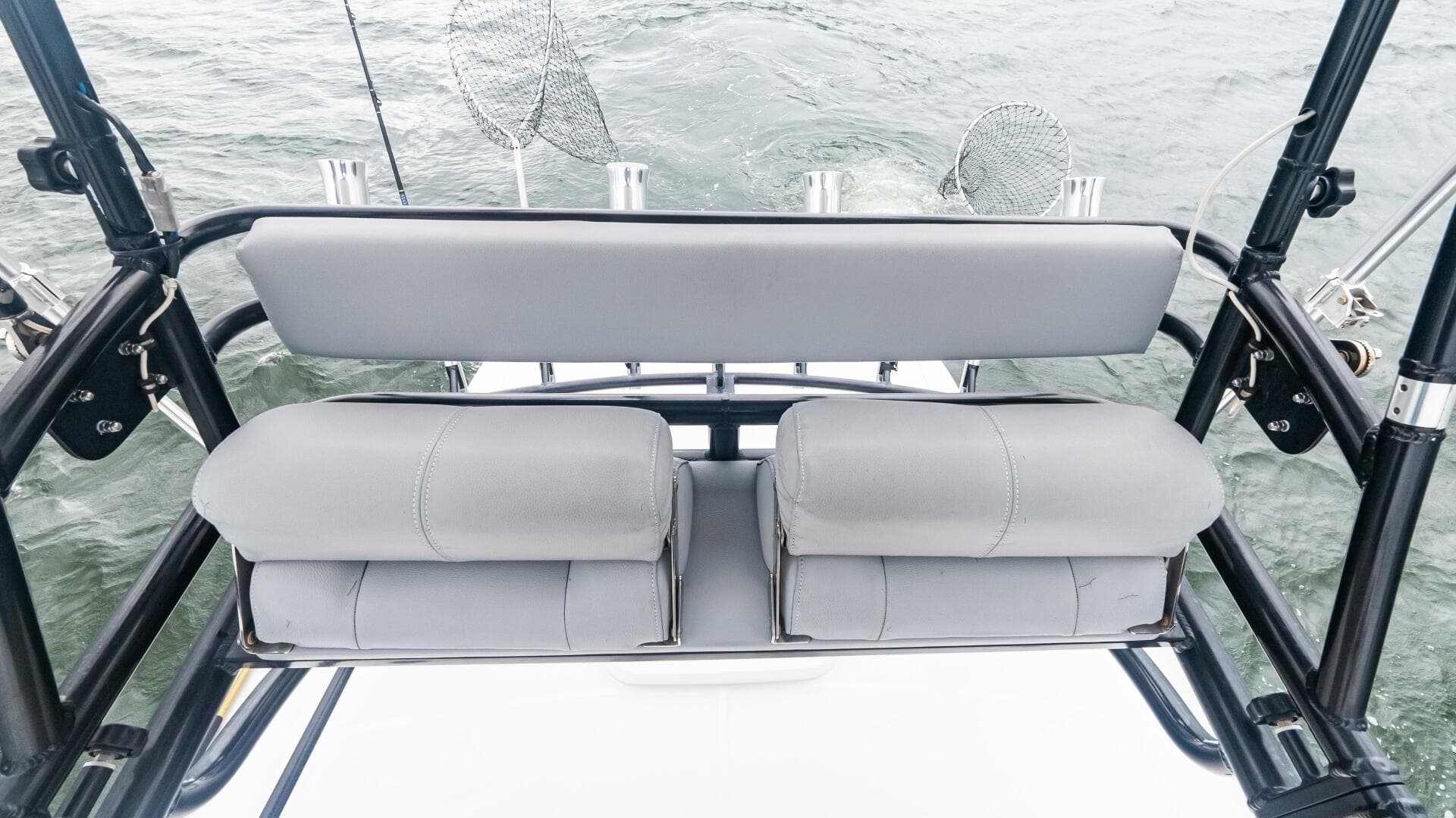 2017 Everglades 435 CC — photo 46