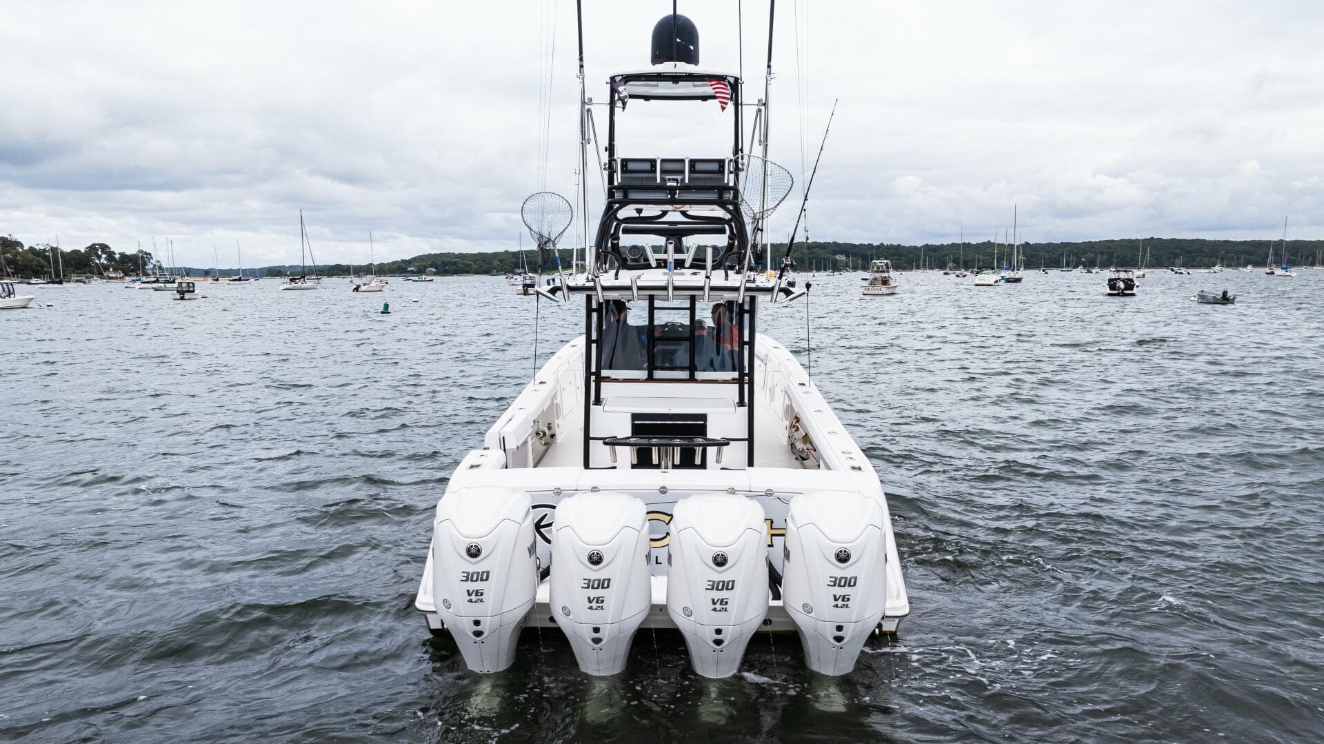 2017 Everglades 435 CC — photo 3