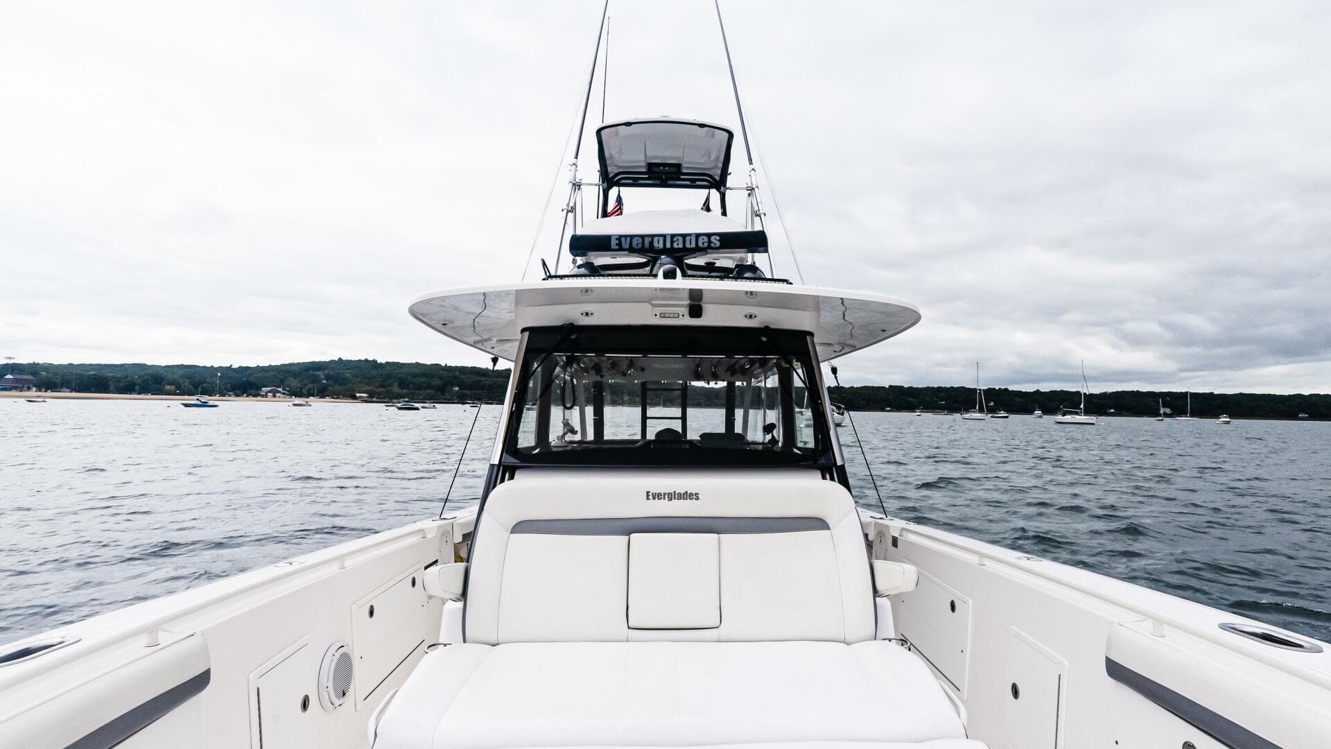 2017 Everglades 435 CC — photo 39