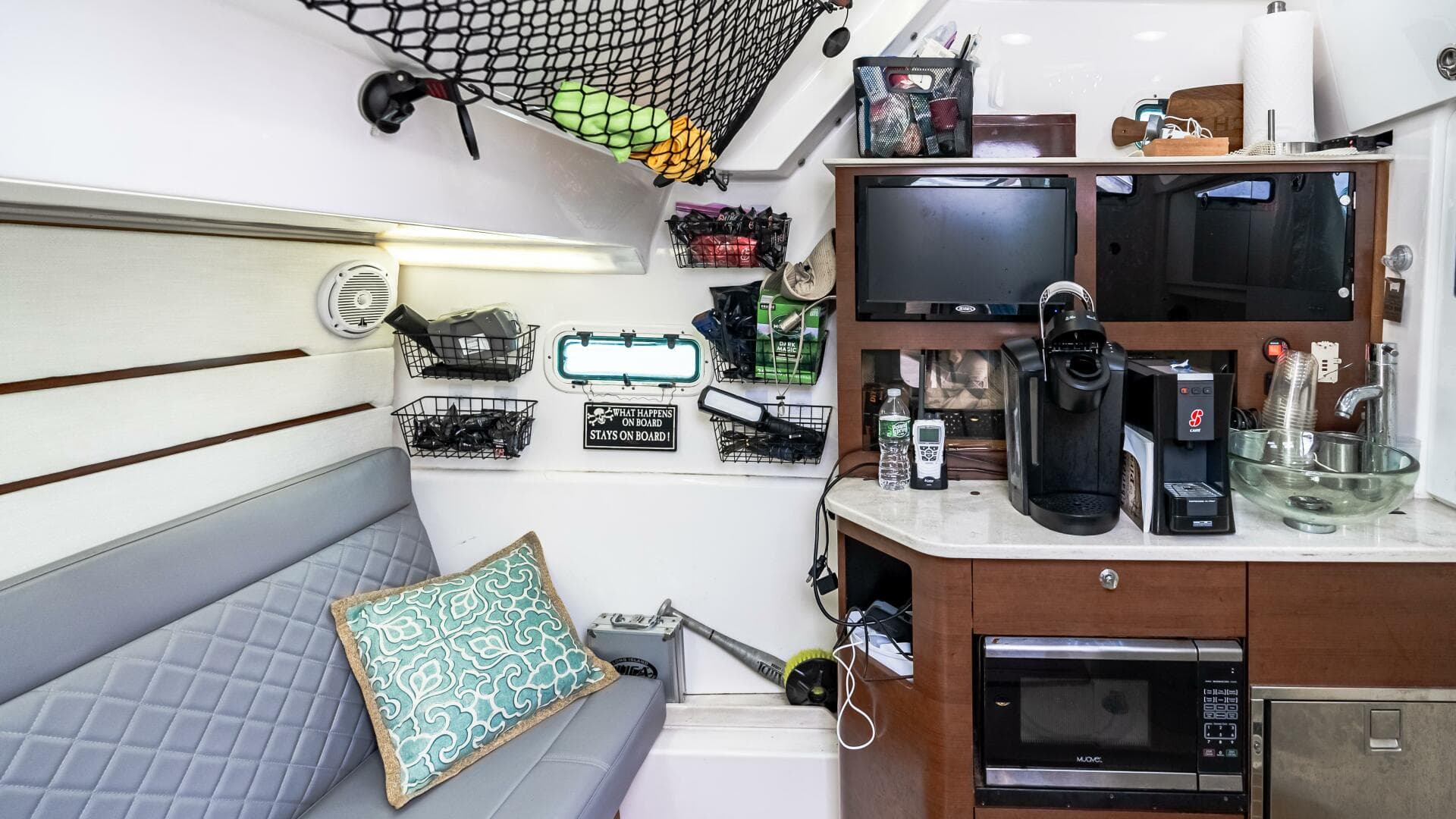 2017 Everglades 435 CC — photo 50