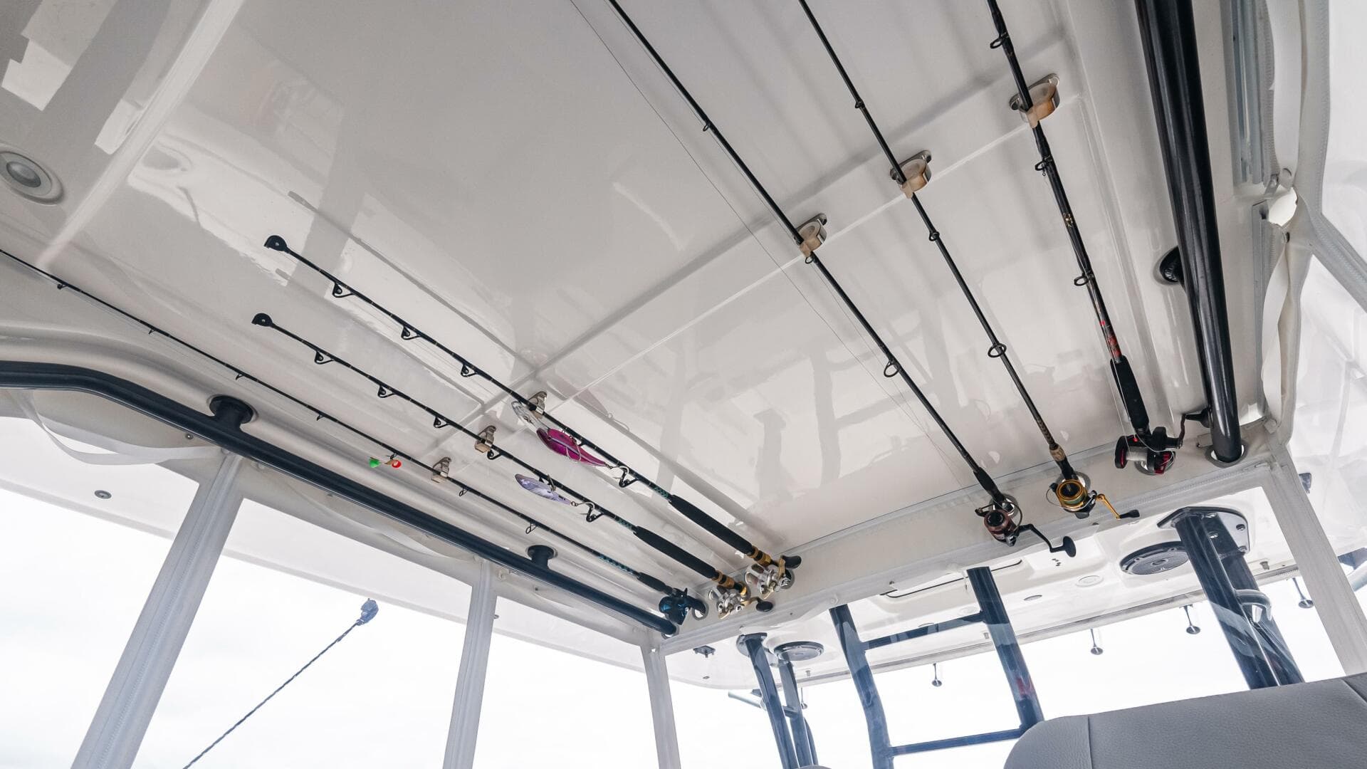 2017 Everglades 435 CC — photo 32