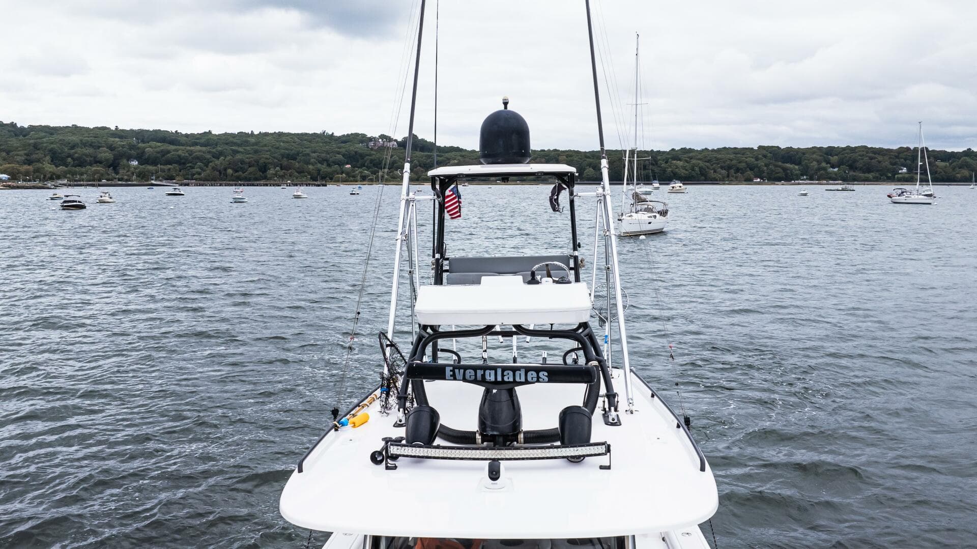 2017 Everglades 435 CC — photo 15