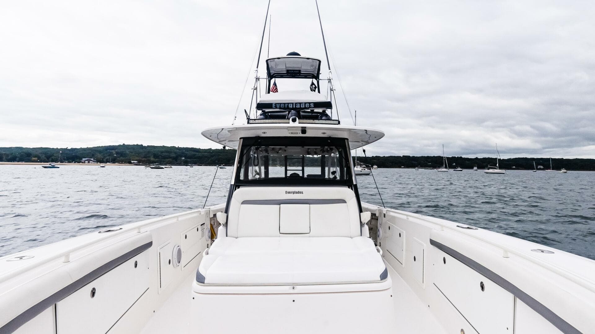 2017 Everglades 435 CC — photo 44