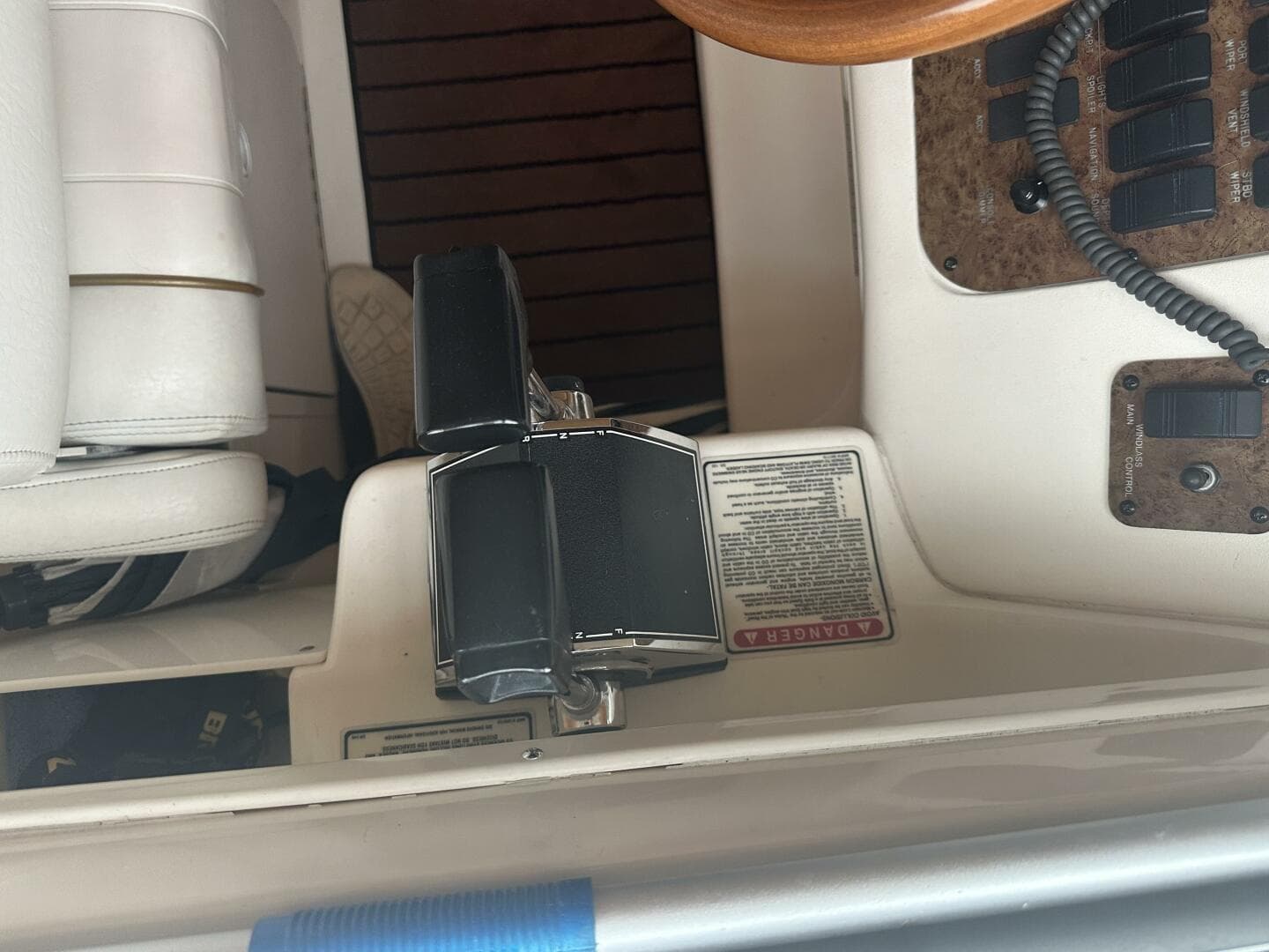 2000 Sea Ray 290 — photo 43