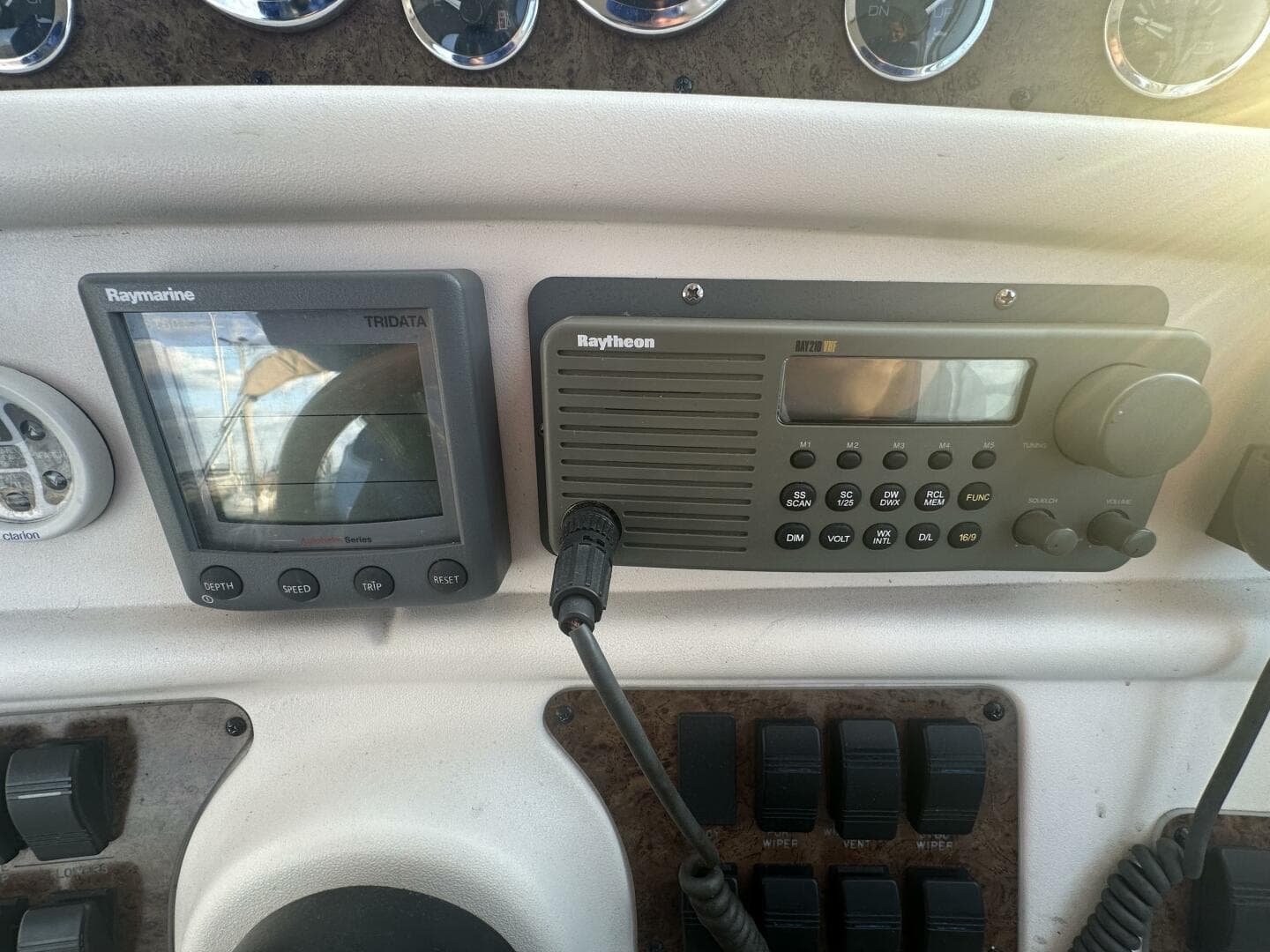 2000 Sea Ray 290 — photo 31