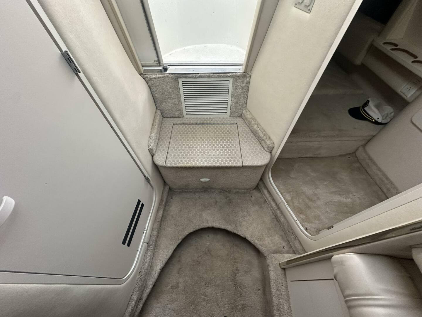 2000 Sea Ray 290 — photo 14