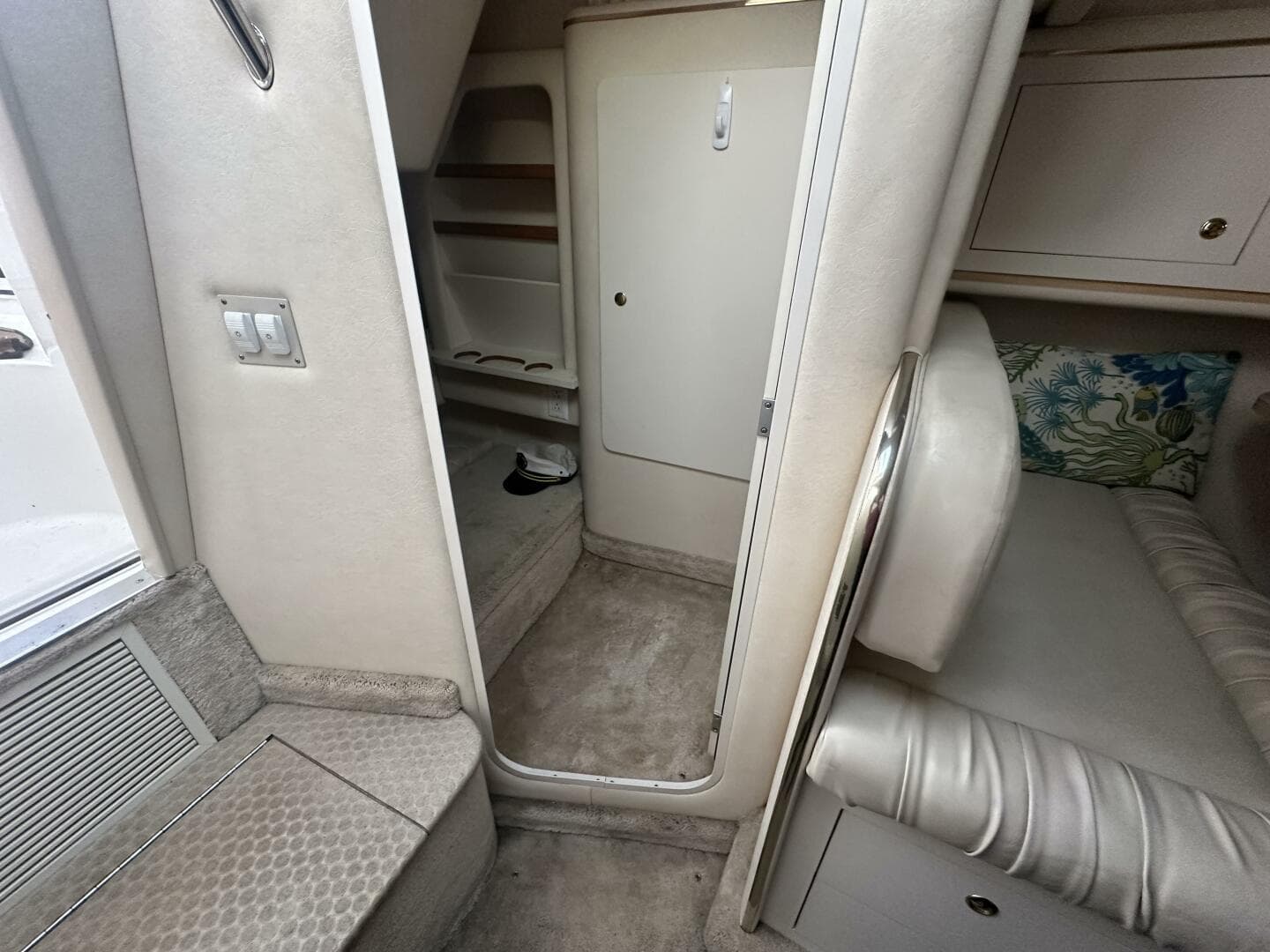 2000 Sea Ray 290 — photo 10