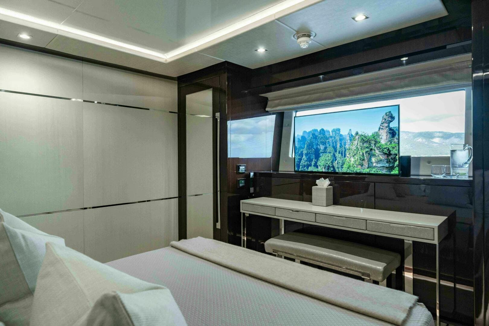 2016 Sunseeker 131 Yacht — photo 39