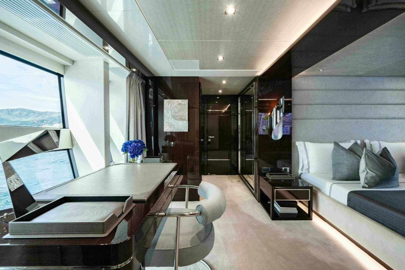 2016 Sunseeker 131 Yacht — photo 32