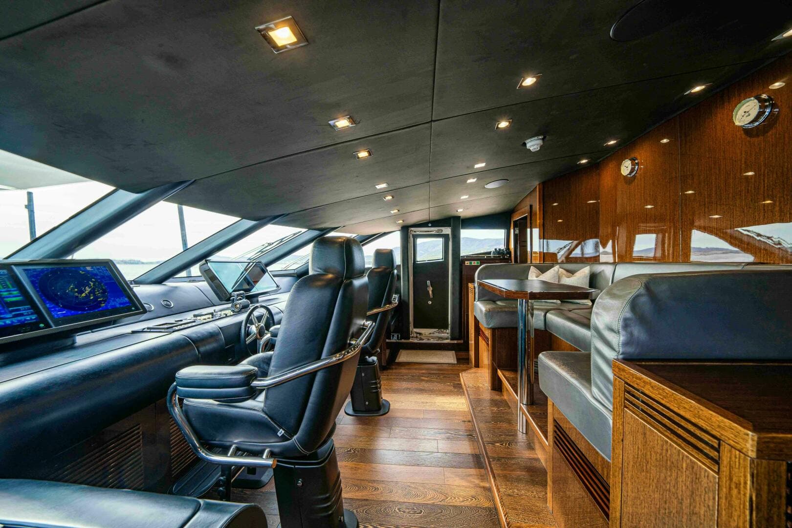 2016 Sunseeker 131 Yacht — photo 45