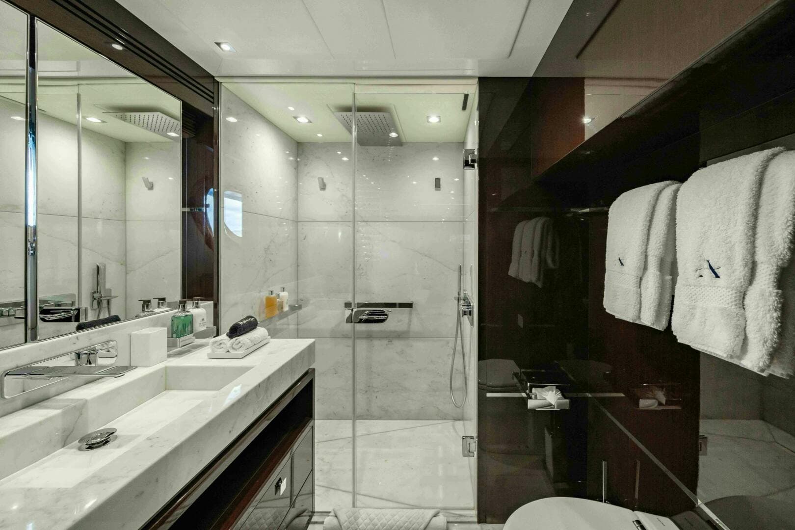 2016 Sunseeker 131 Yacht — photo 44