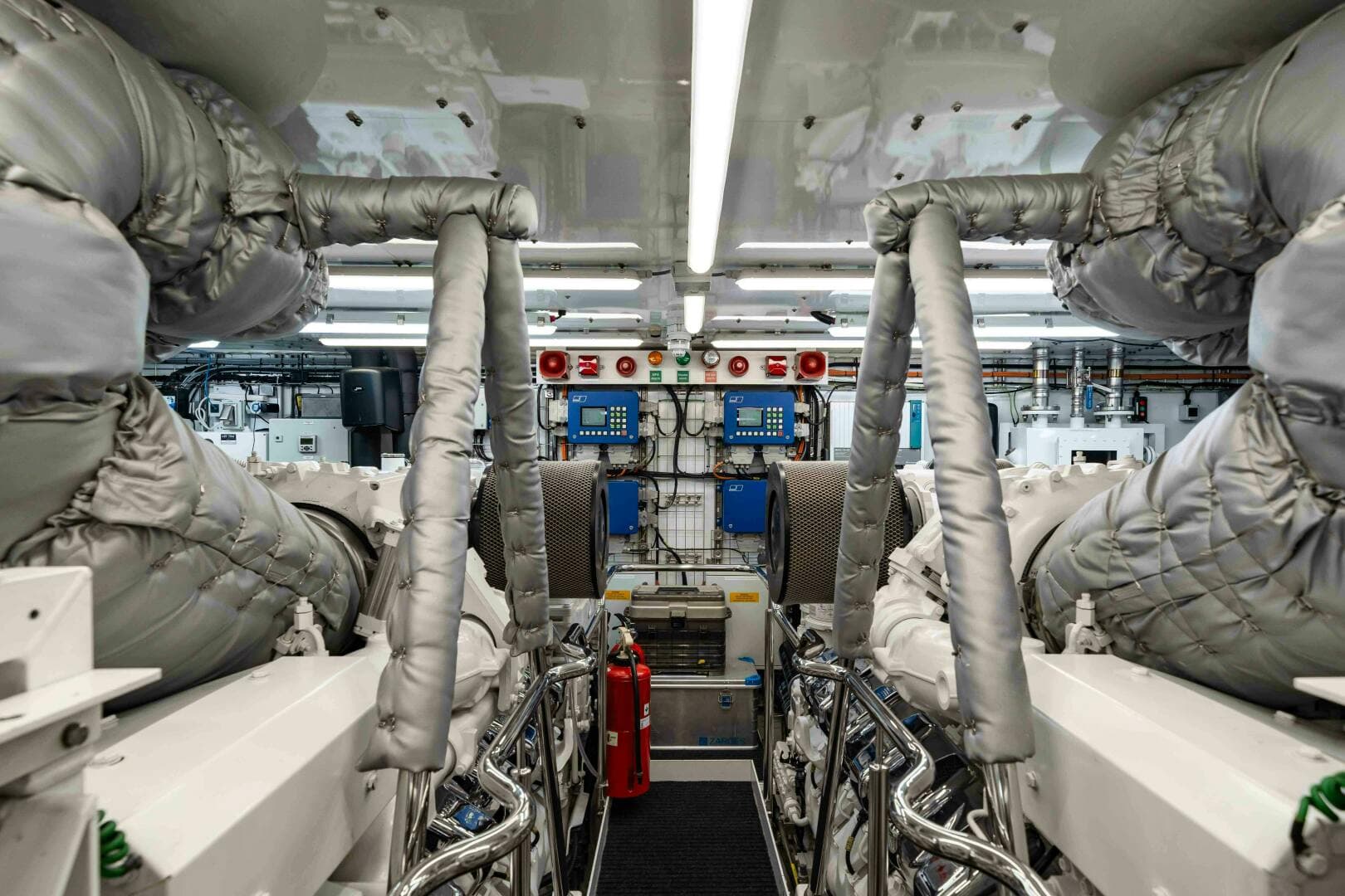 2016 Sunseeker 131 Yacht — photo 50