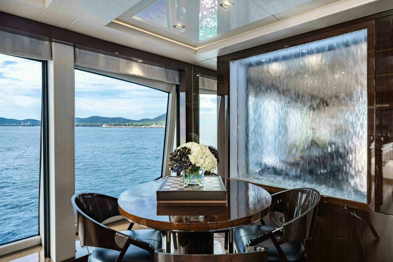 2016 Sunseeker 131 Yacht — photo 27