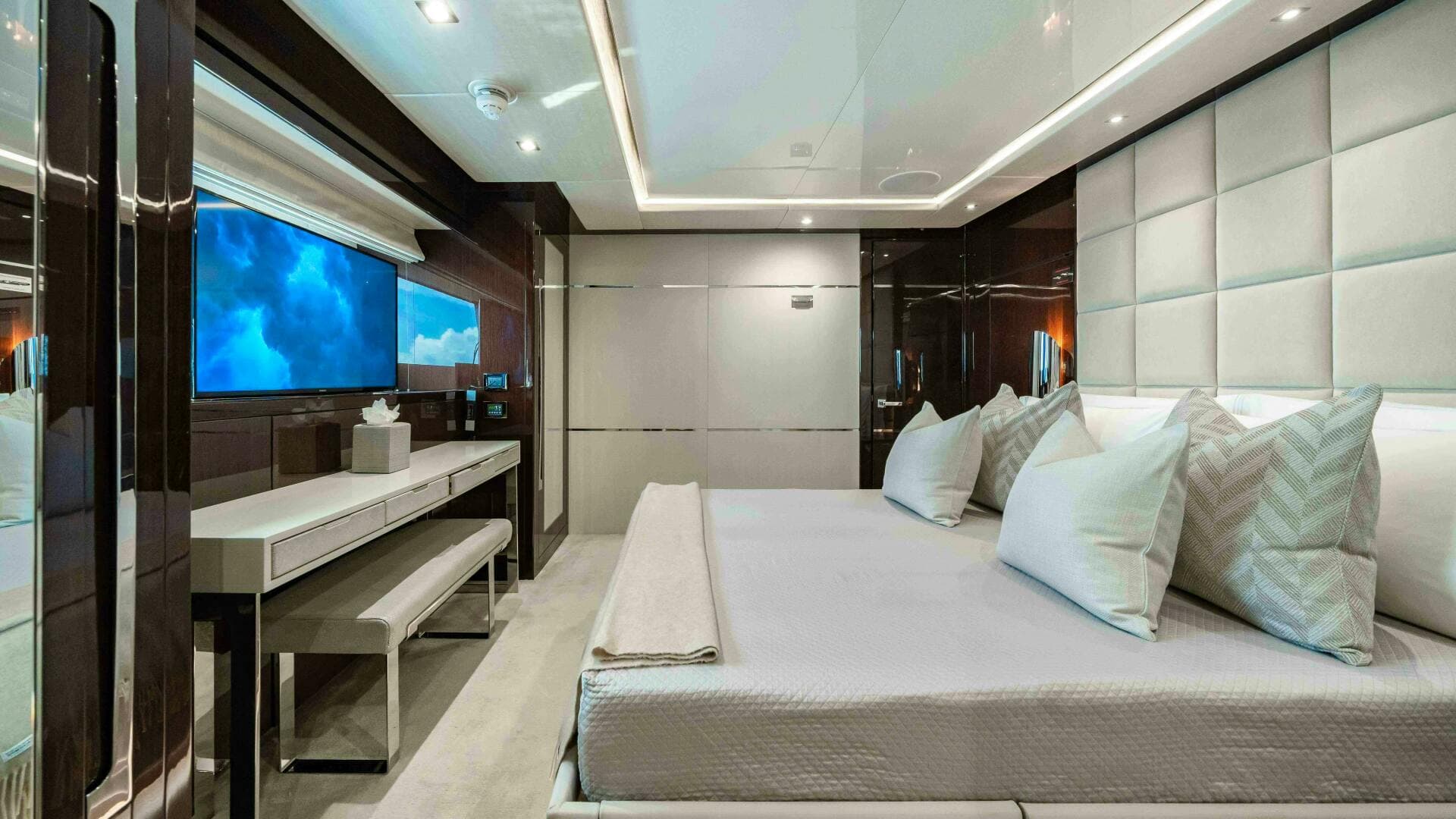 2016 Sunseeker 131 Yacht — photo 36