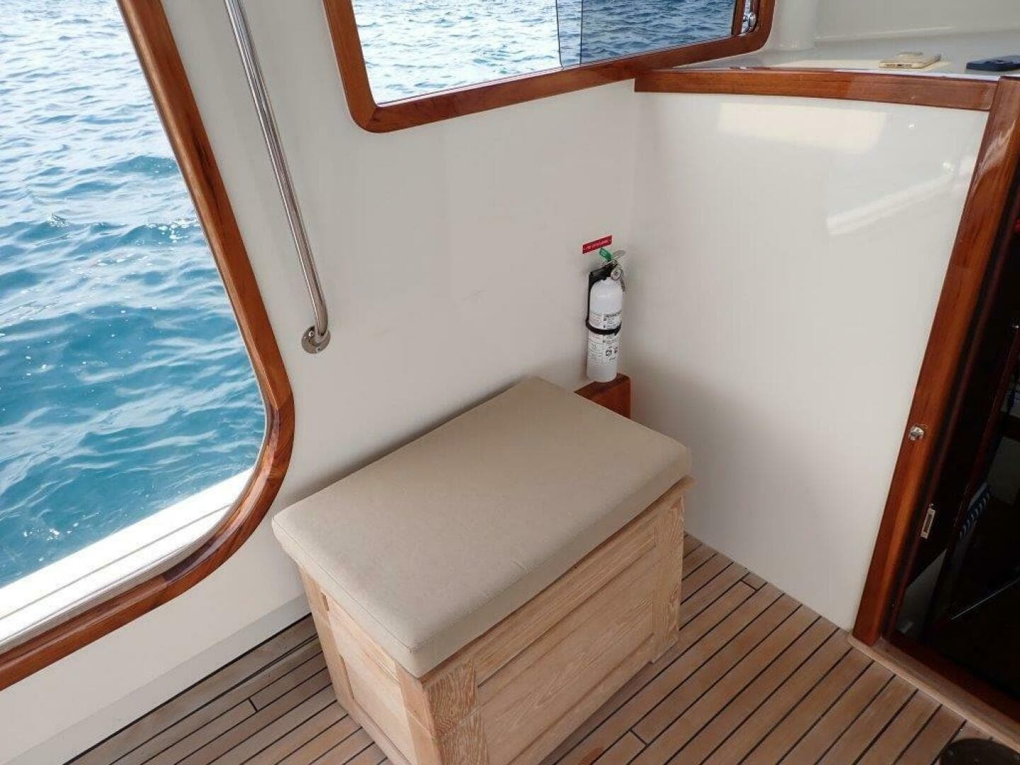 2021 Custom Launch 45 Pilothouse — photo 11