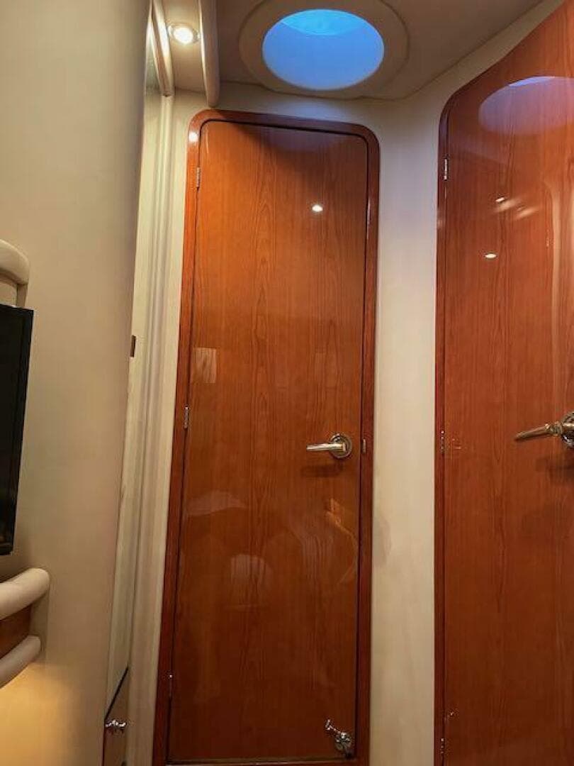 1999 Sea Ray 480 Sedan Bridge — photo 25