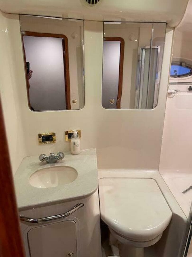 1999 Sea Ray 480 Sedan Bridge — photo 30